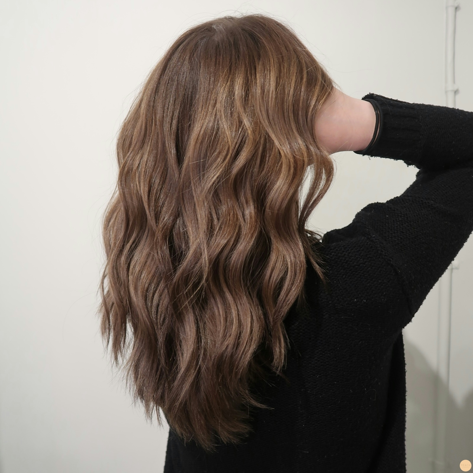 Brun hårfärg med ljusa slingor