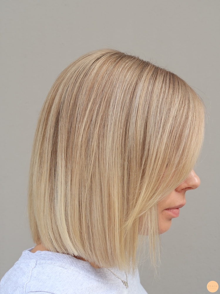 Blond lob ljusa slingor