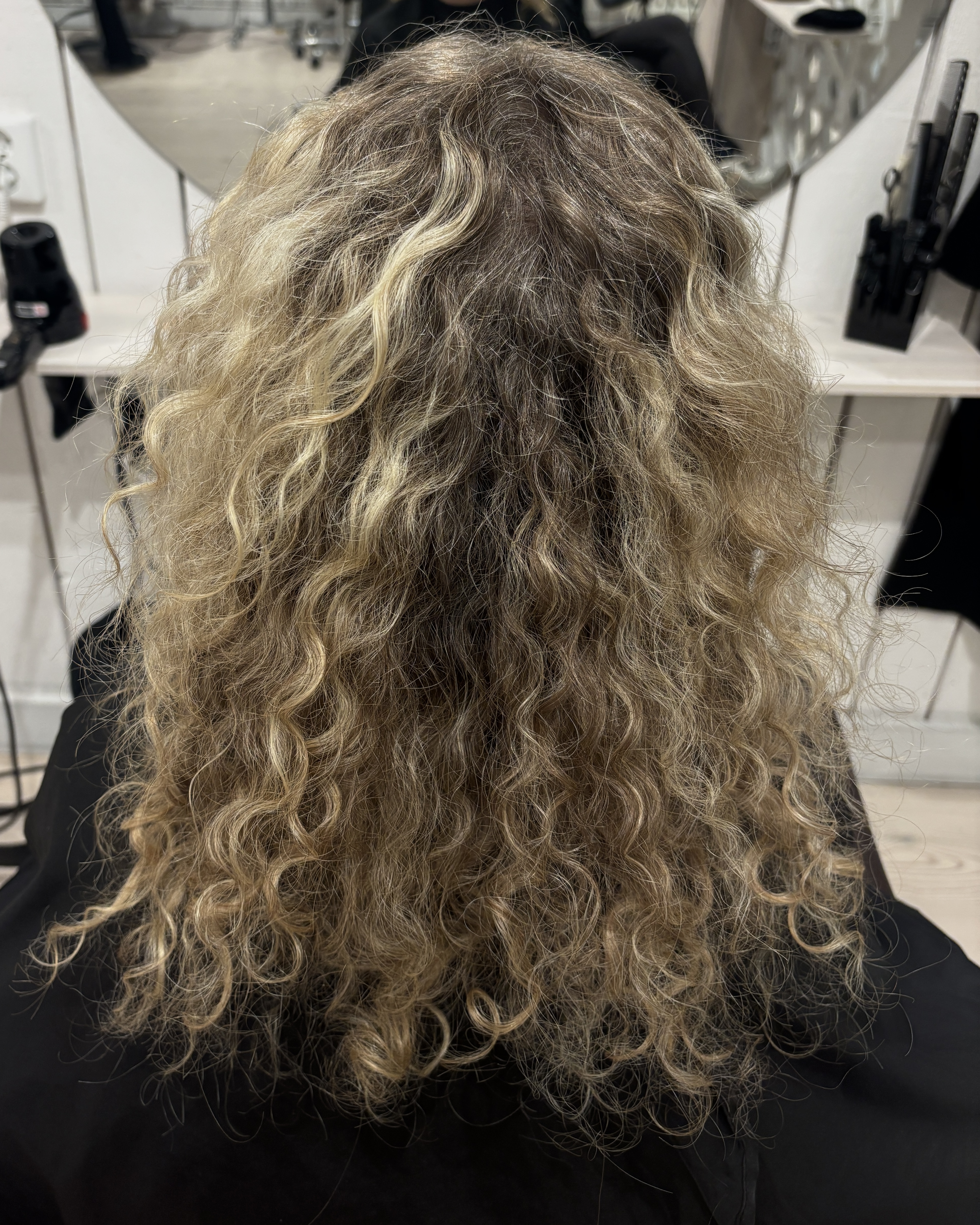 Champagne blond hårfärg