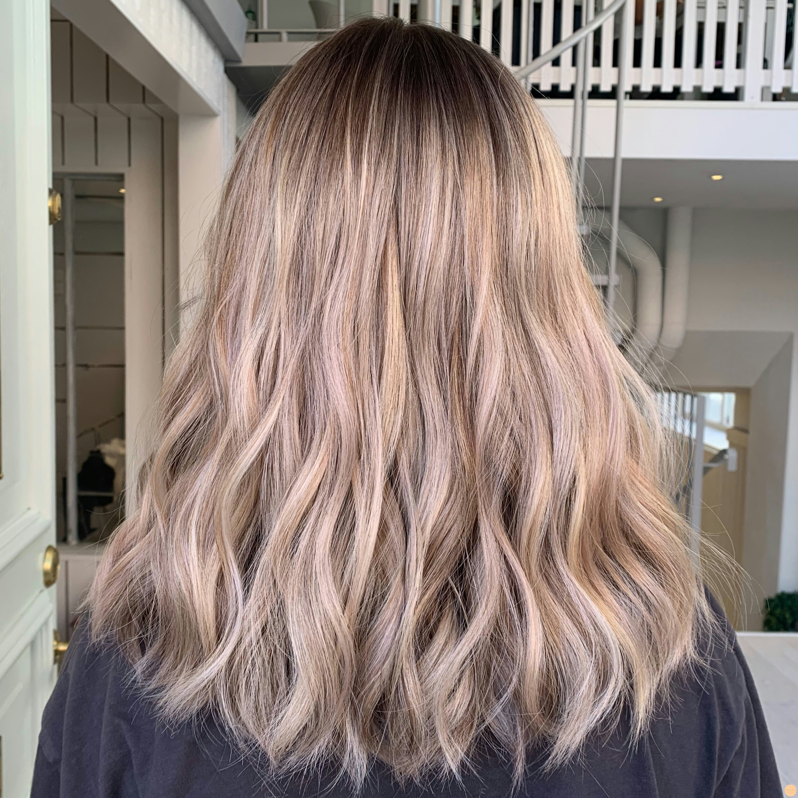 Kall blond balayage