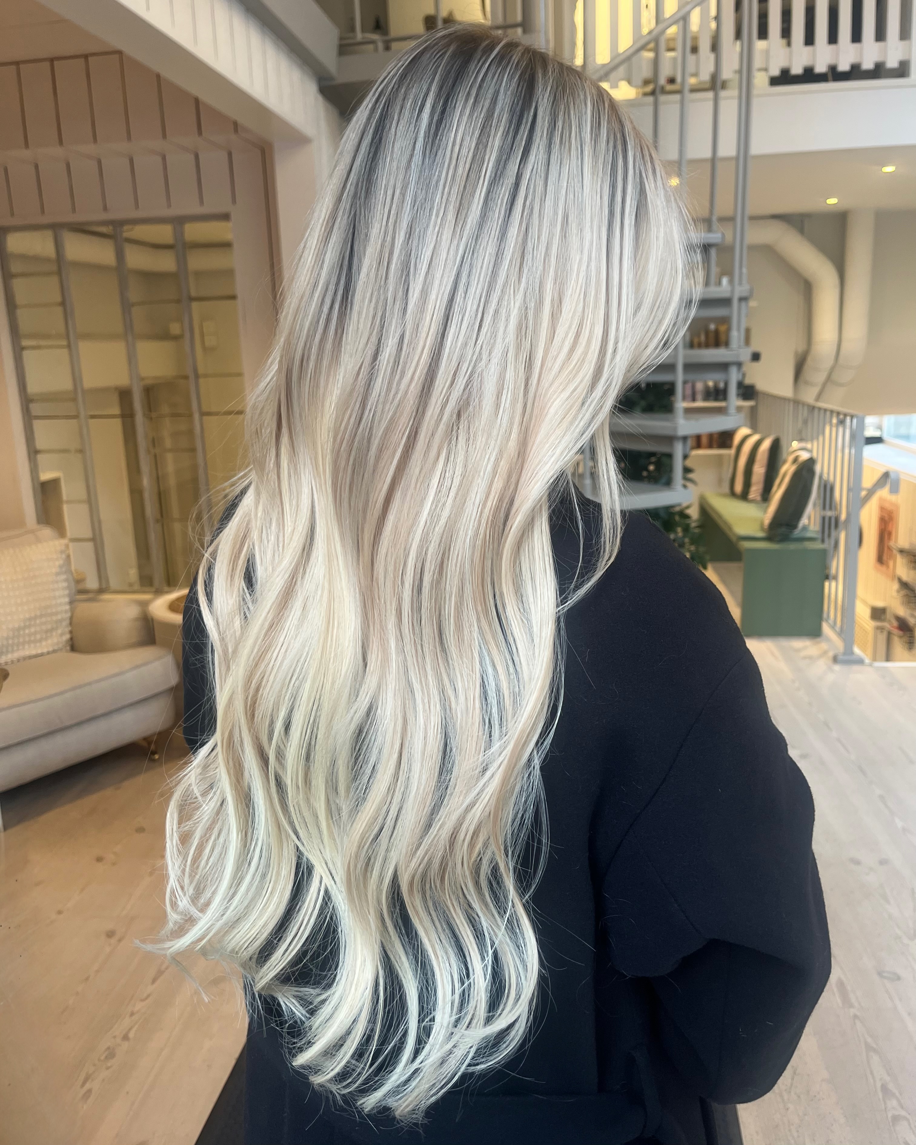 Krämig blond hårförlängning