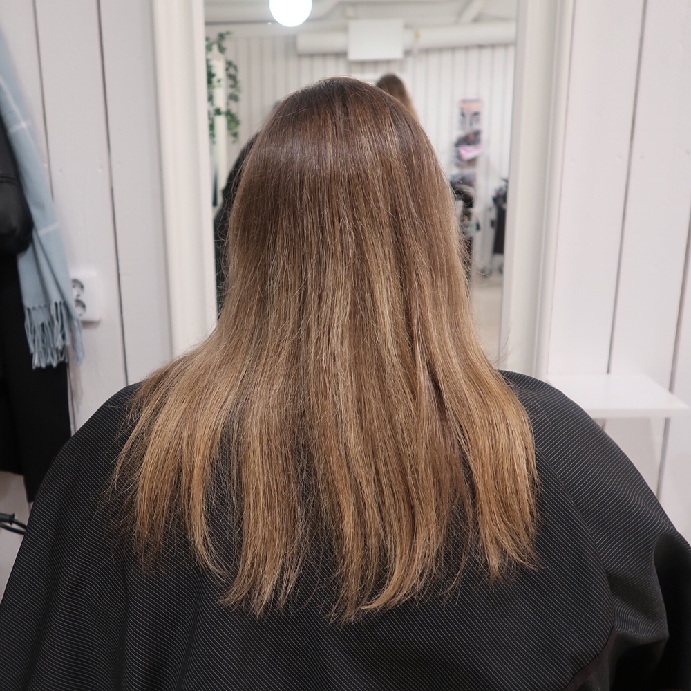 Beige caramel hair color