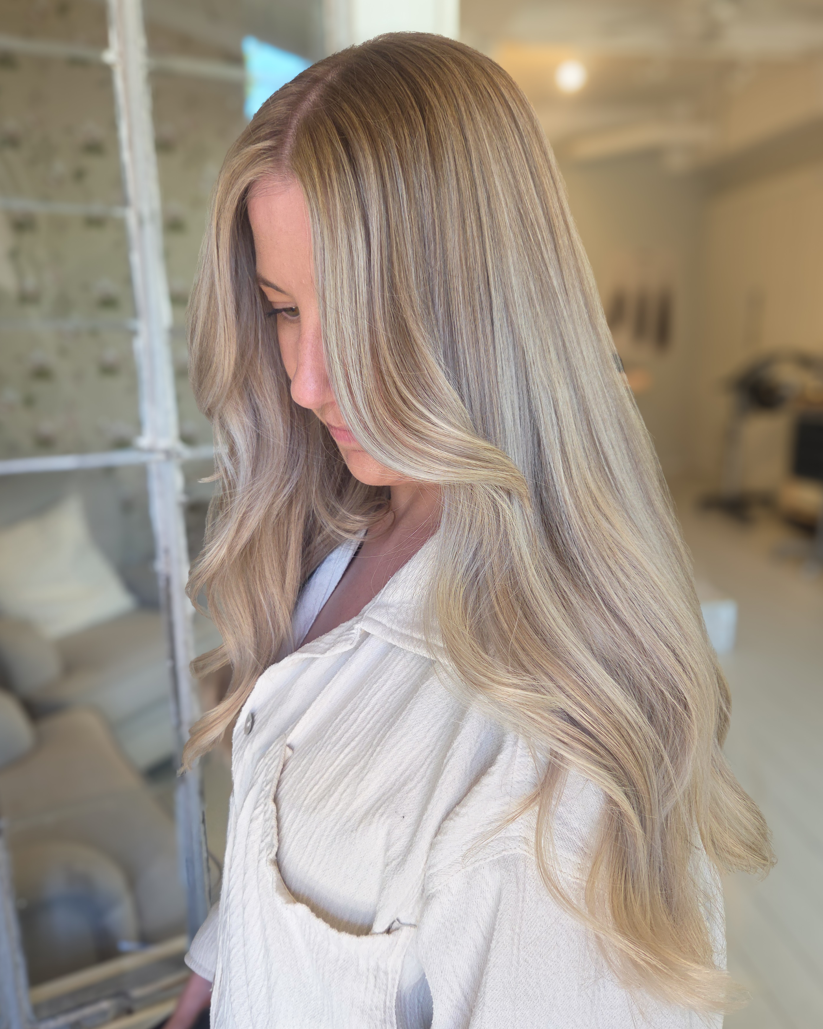 Crispy beige blonde
