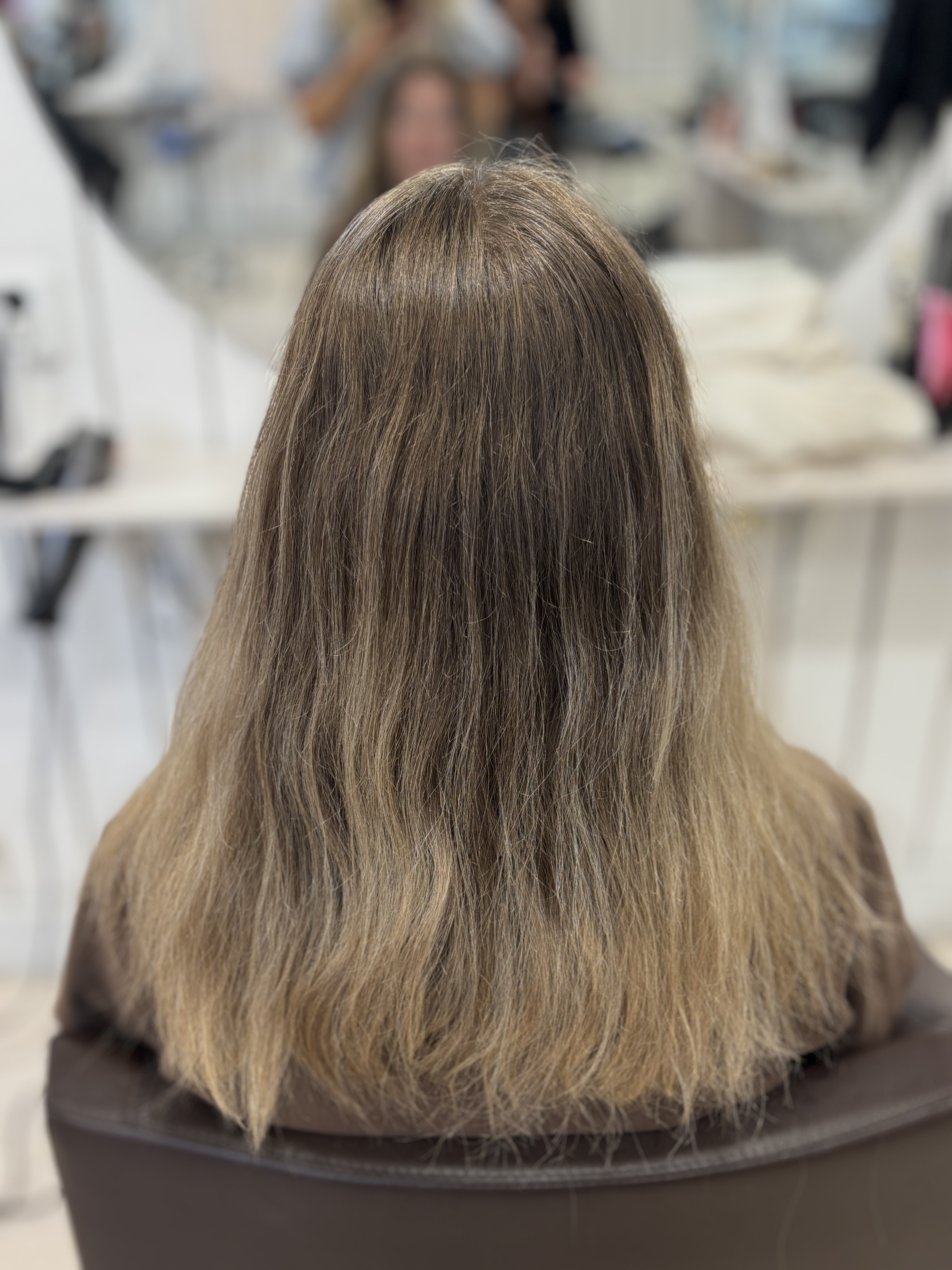 Beige blond hårfärg