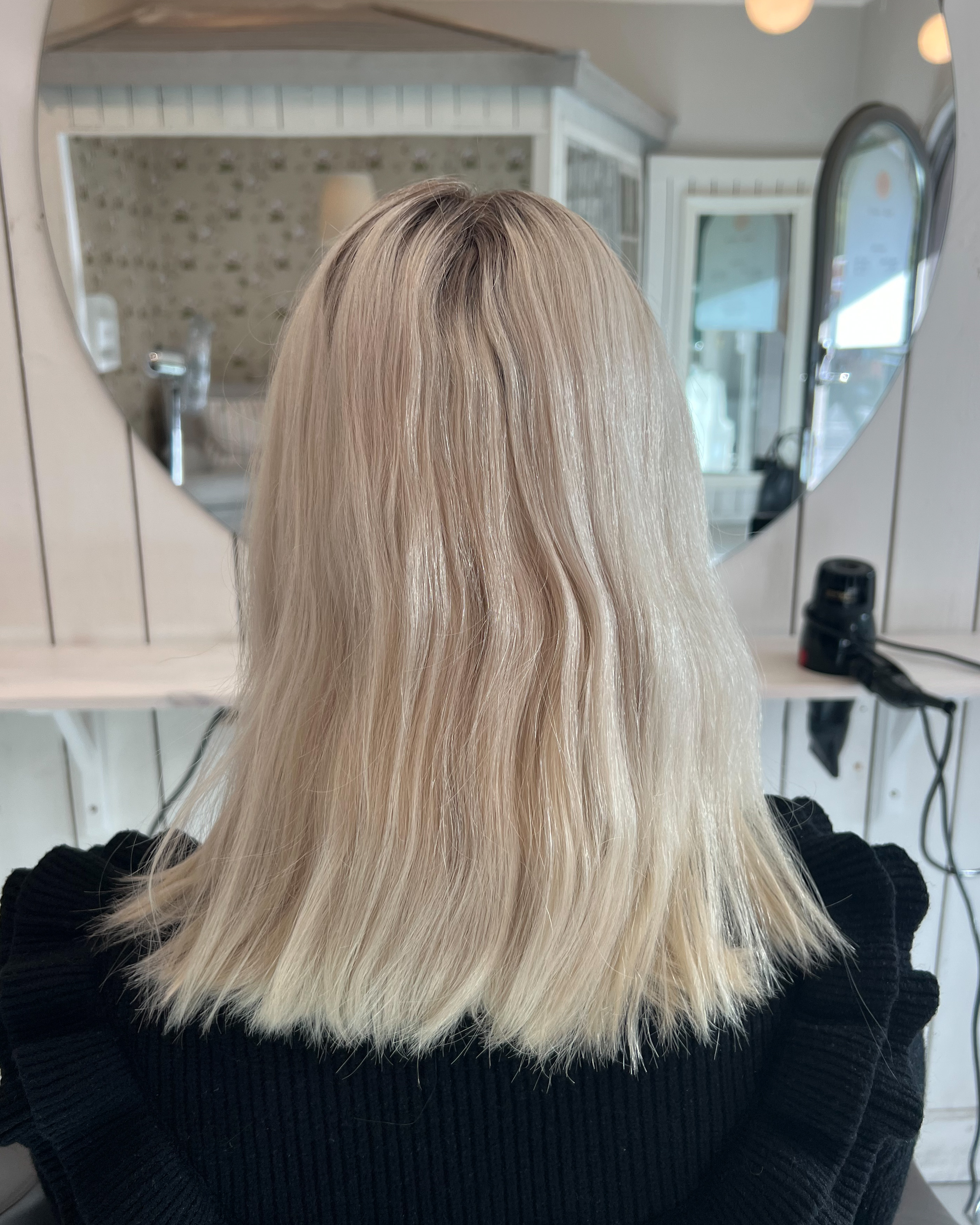 Pearl blonde hair 🤍✨