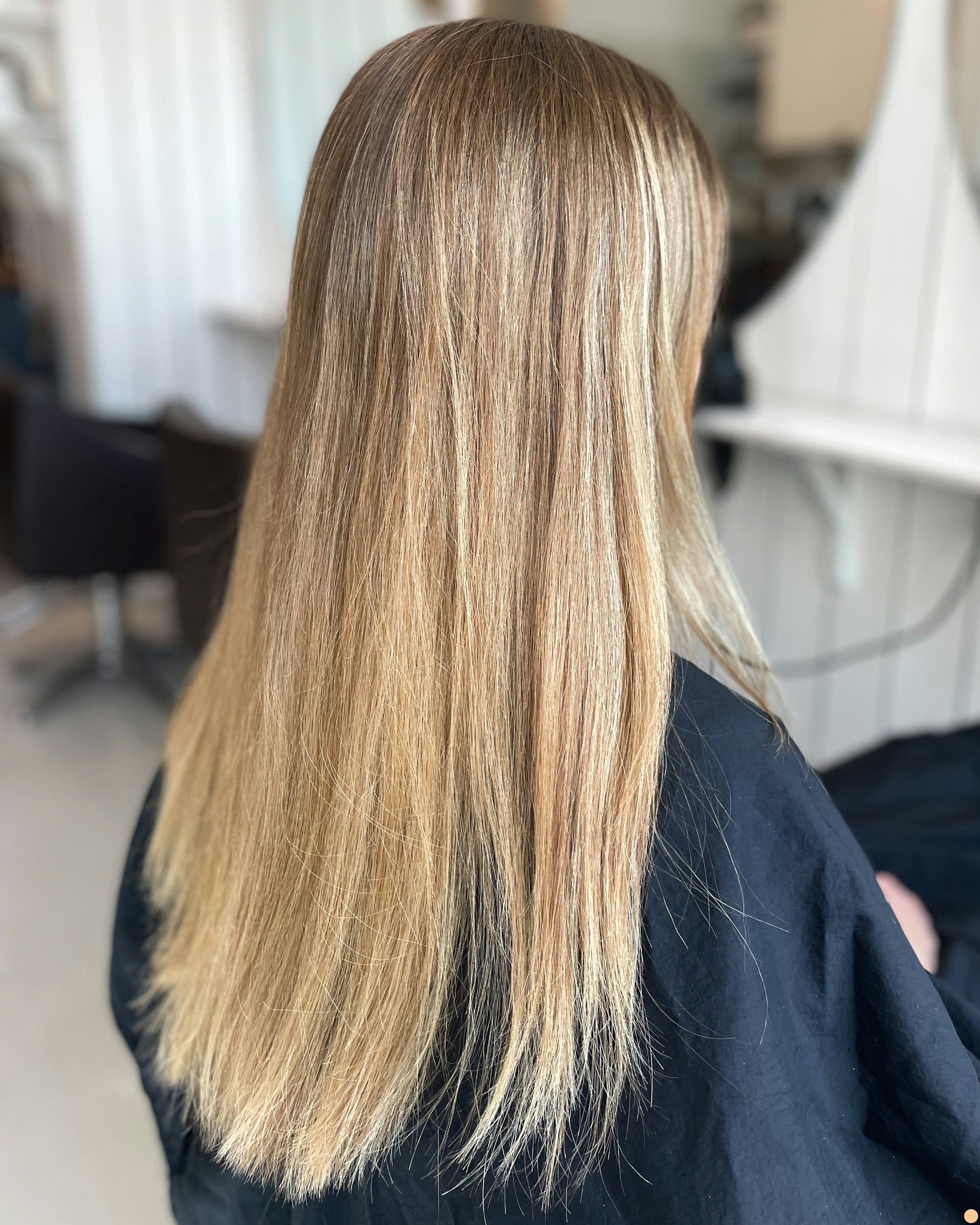 Tjockt hår med ljusa slingor 🌼🌟