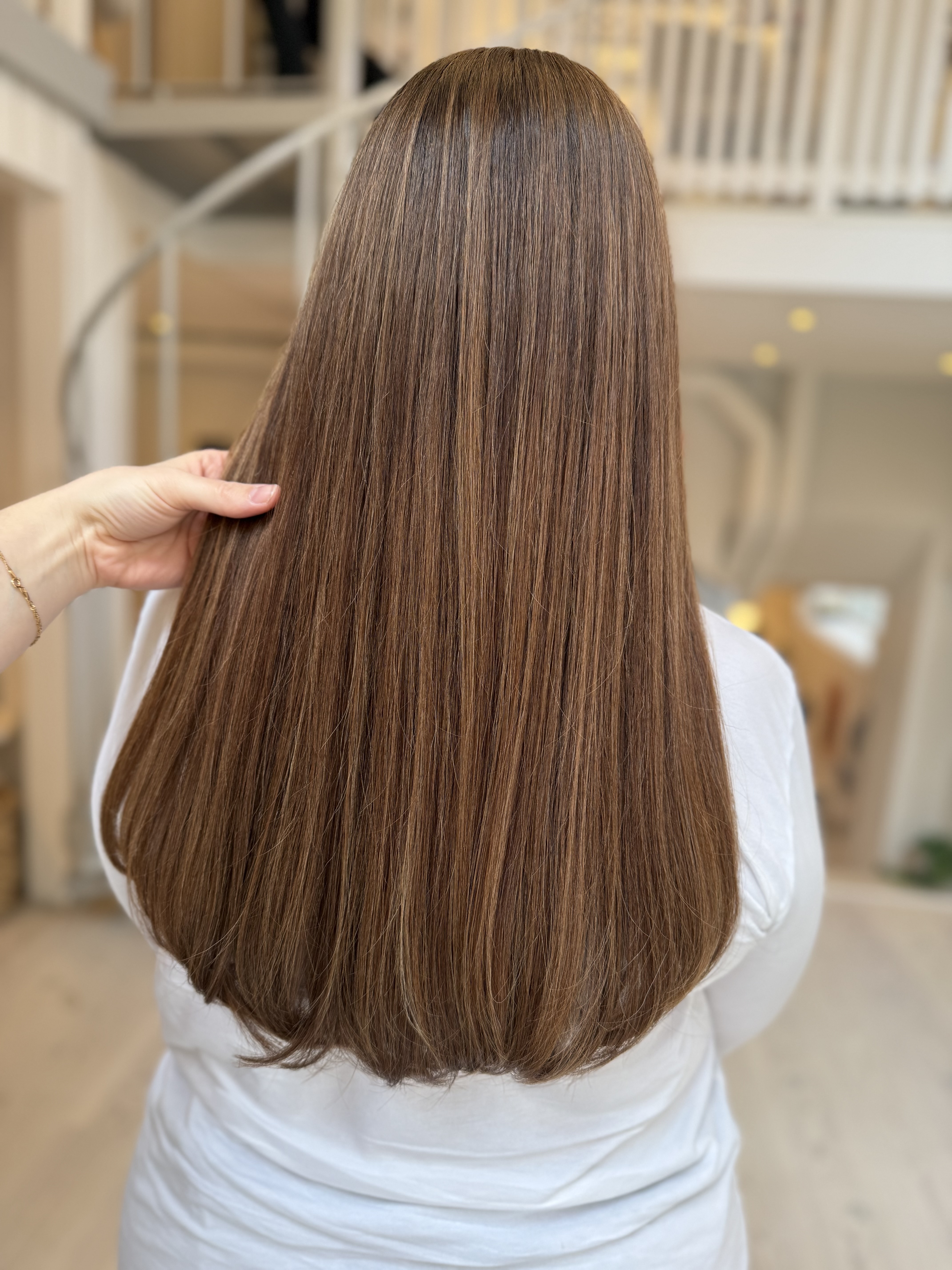 Brun hårfärg med slingor