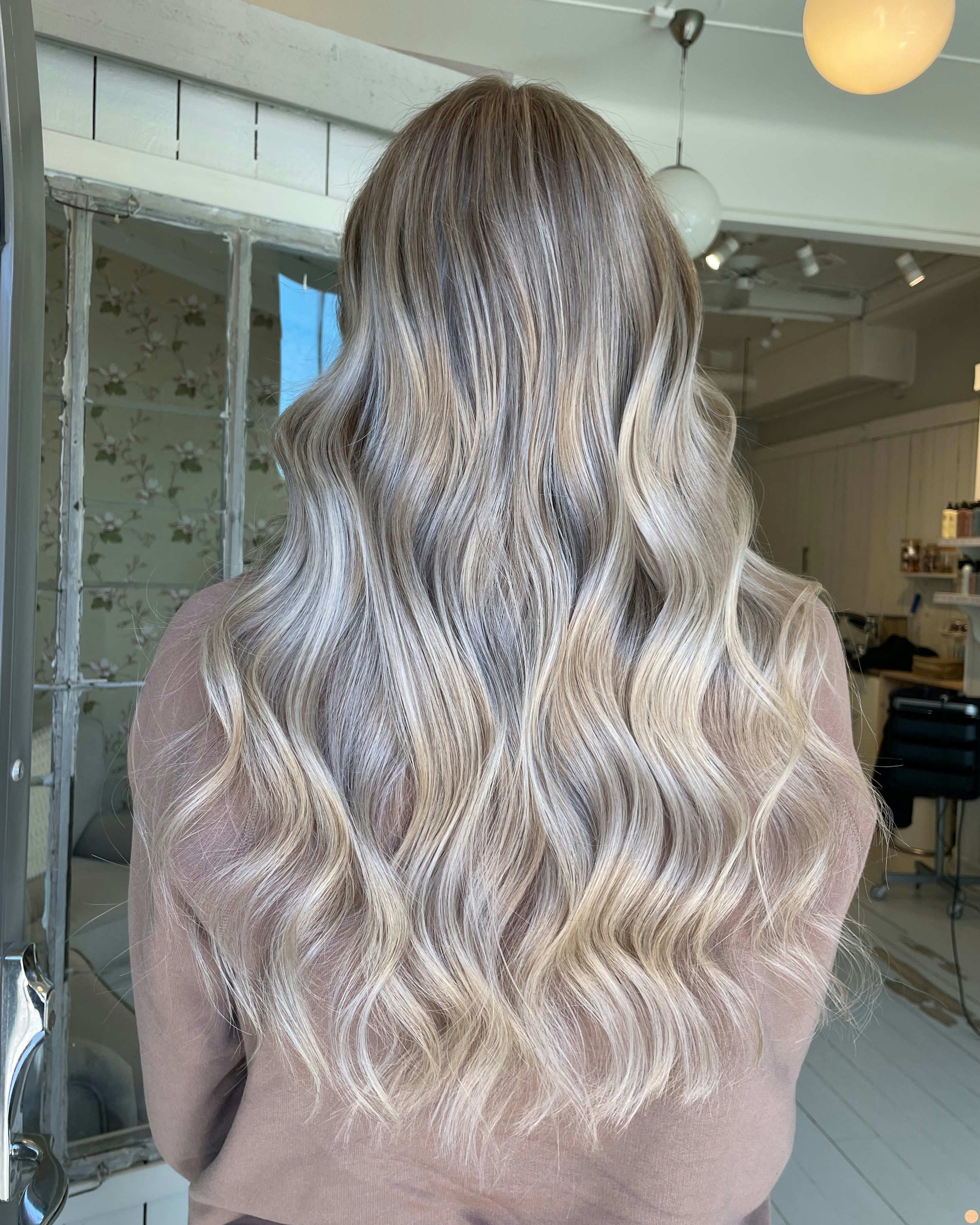 Kall blond hårfärg