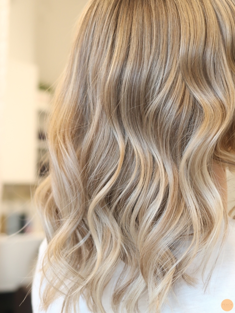 Lyx blond hårfärg slingor