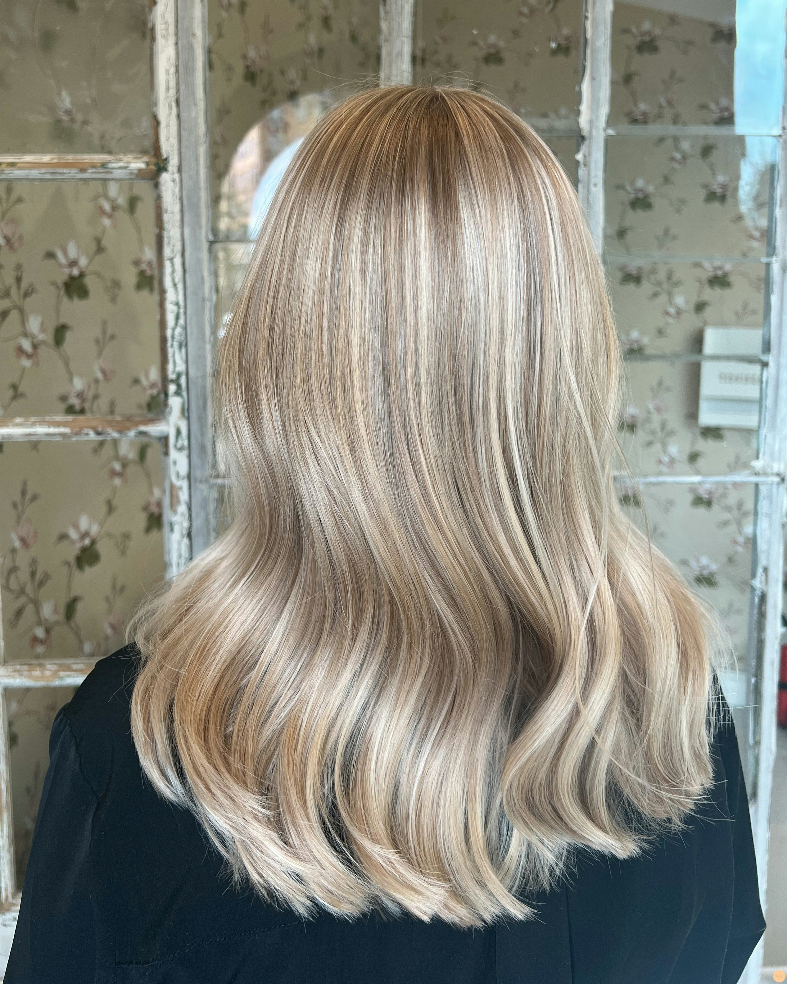 Kall beige Blond