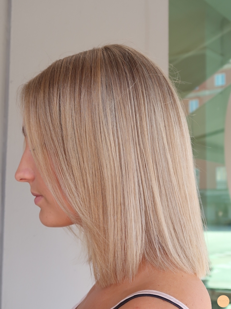 Blond lob slingor blont hår