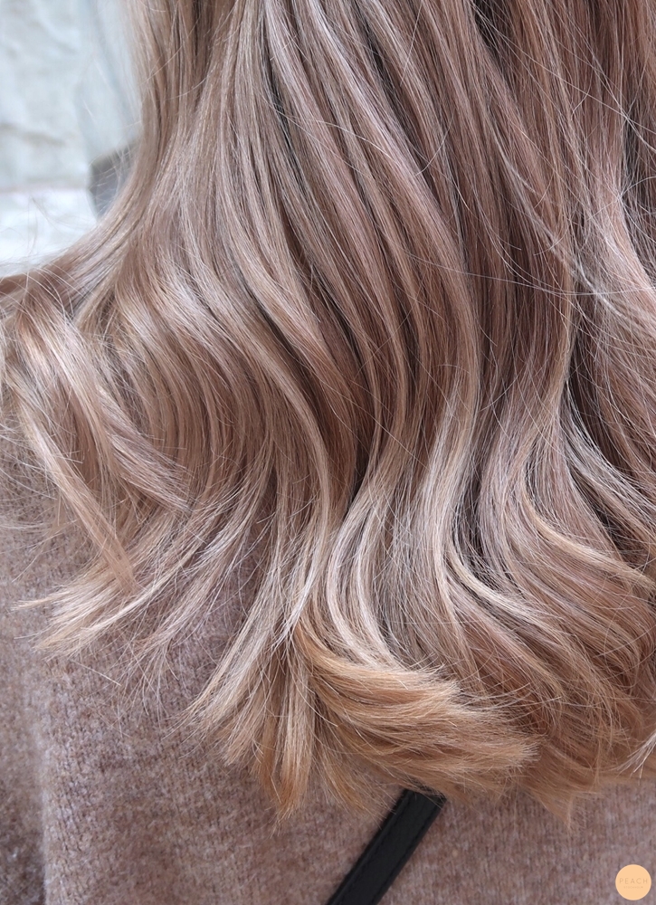 Lowlights i blont hår