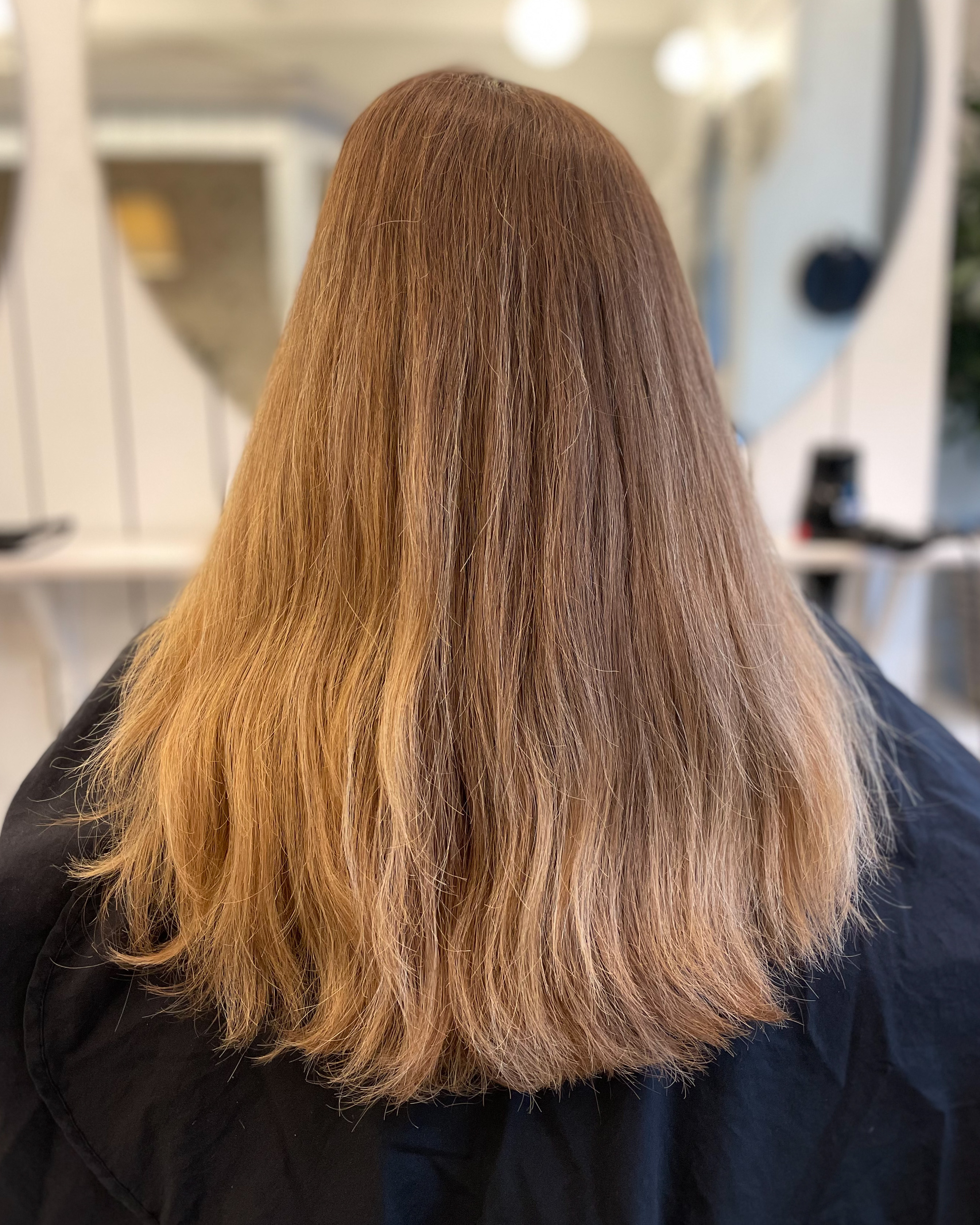 Guldbeige hårfärg 🫶🏼✨