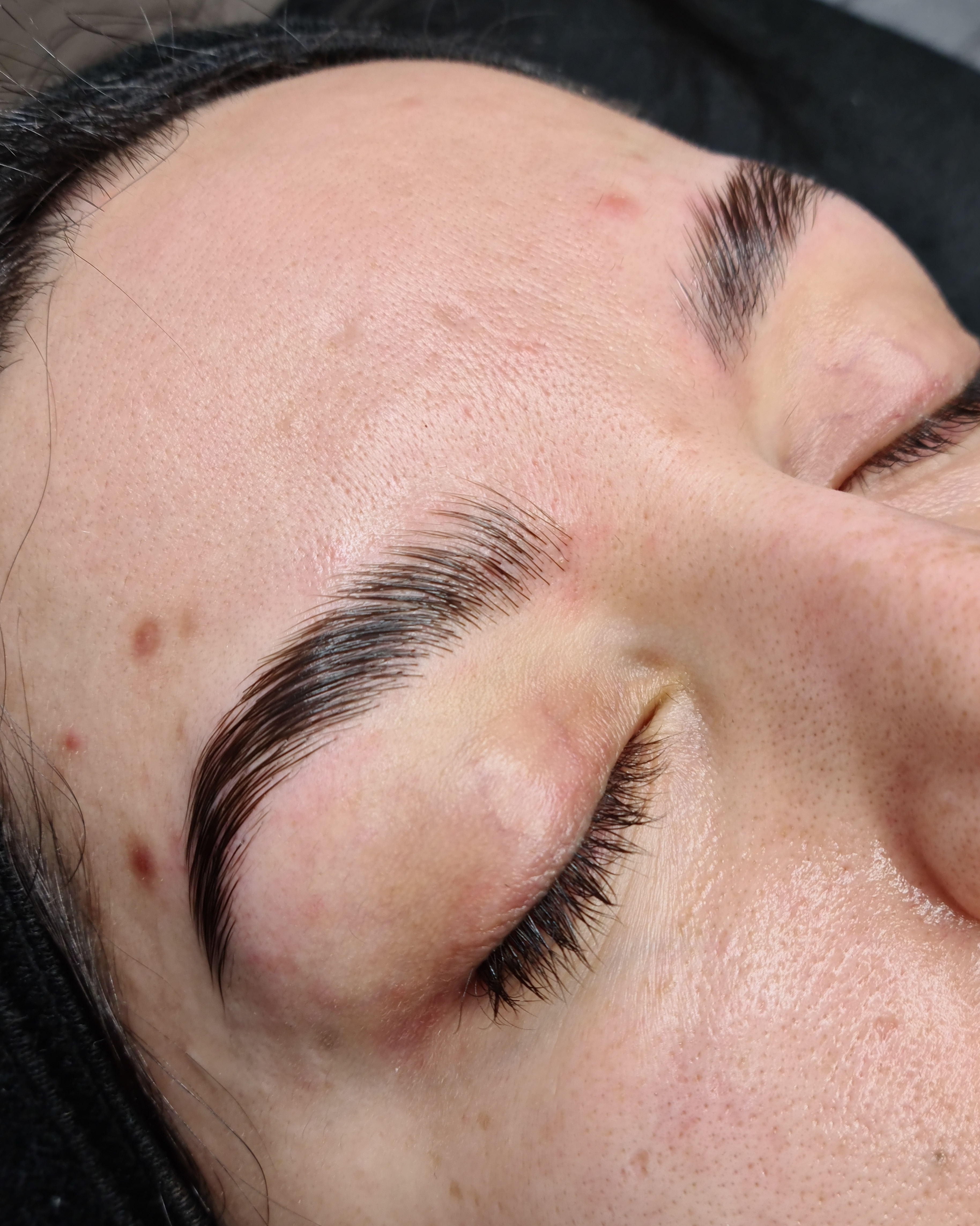 Före & efter browlift + plockning