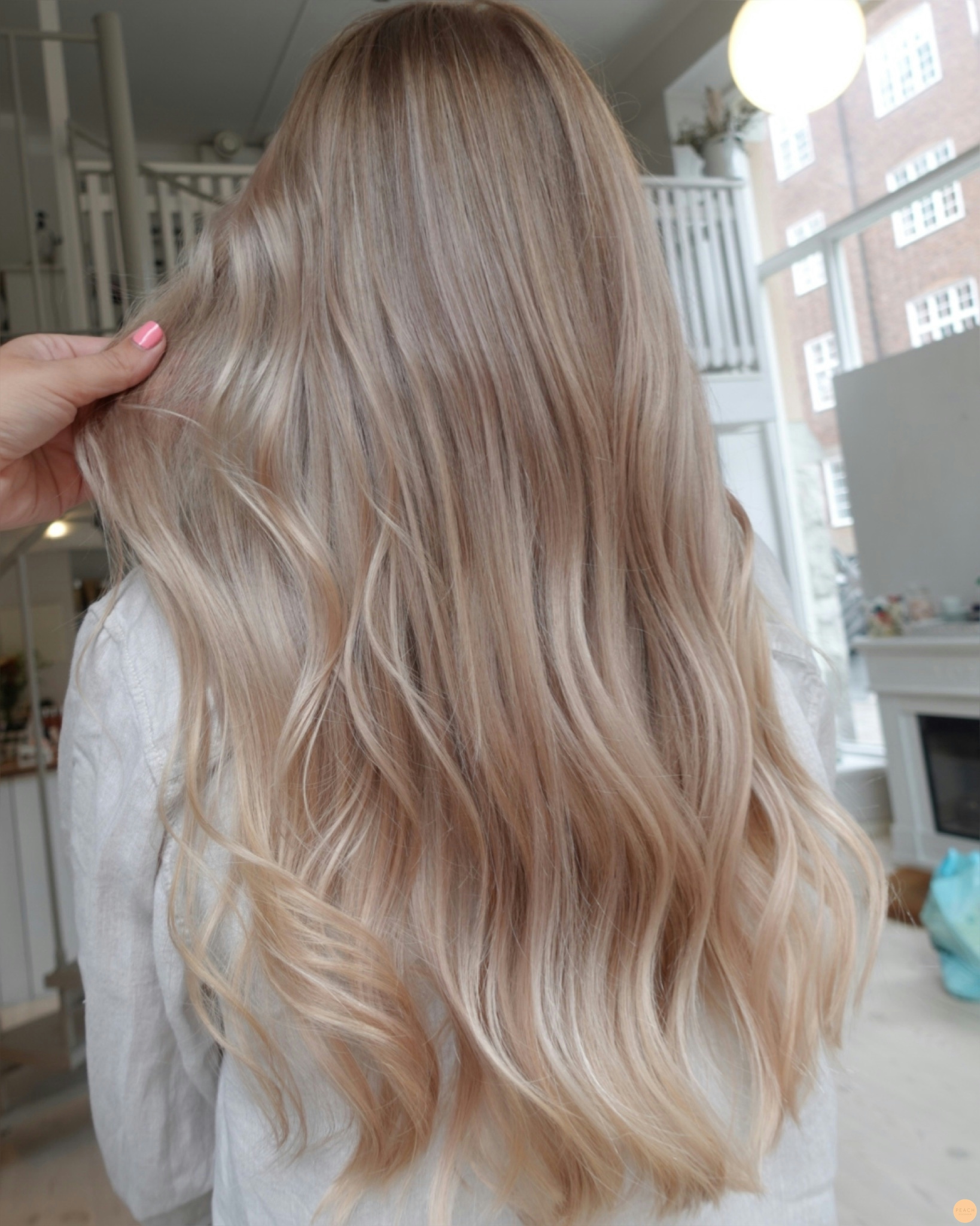 Klar blond hårfärg