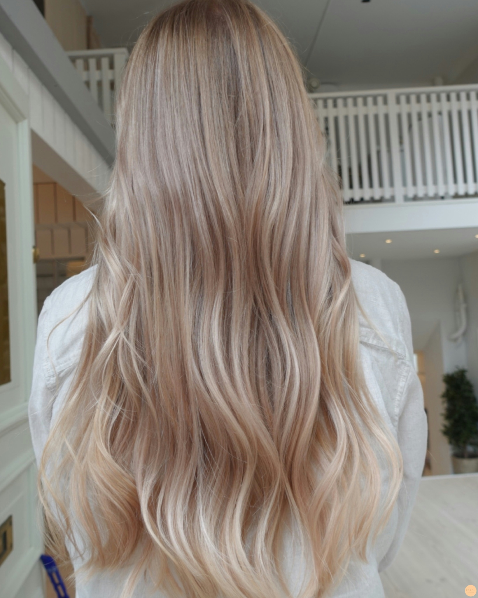 Klar blond hårfärg