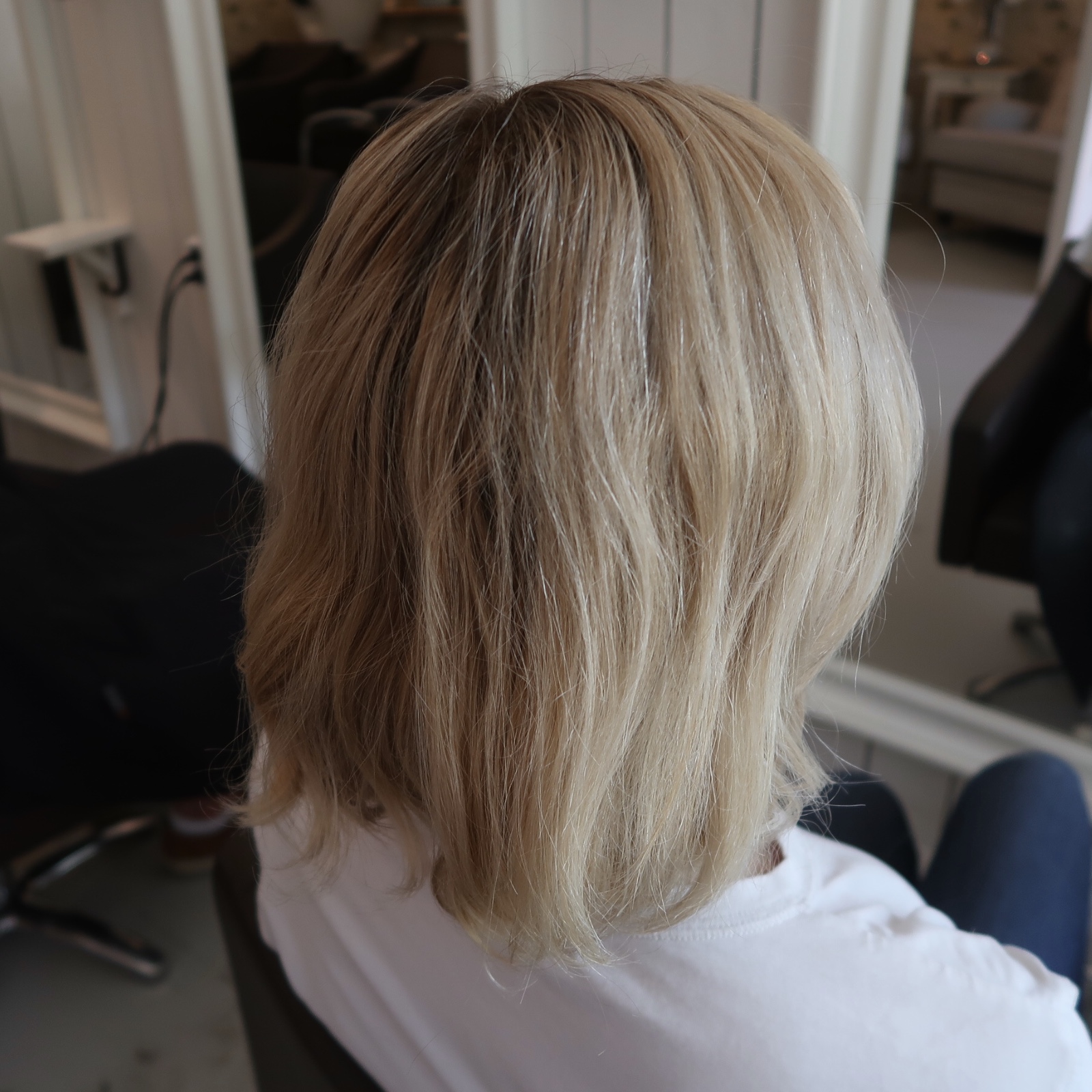 Isig blond helblondering