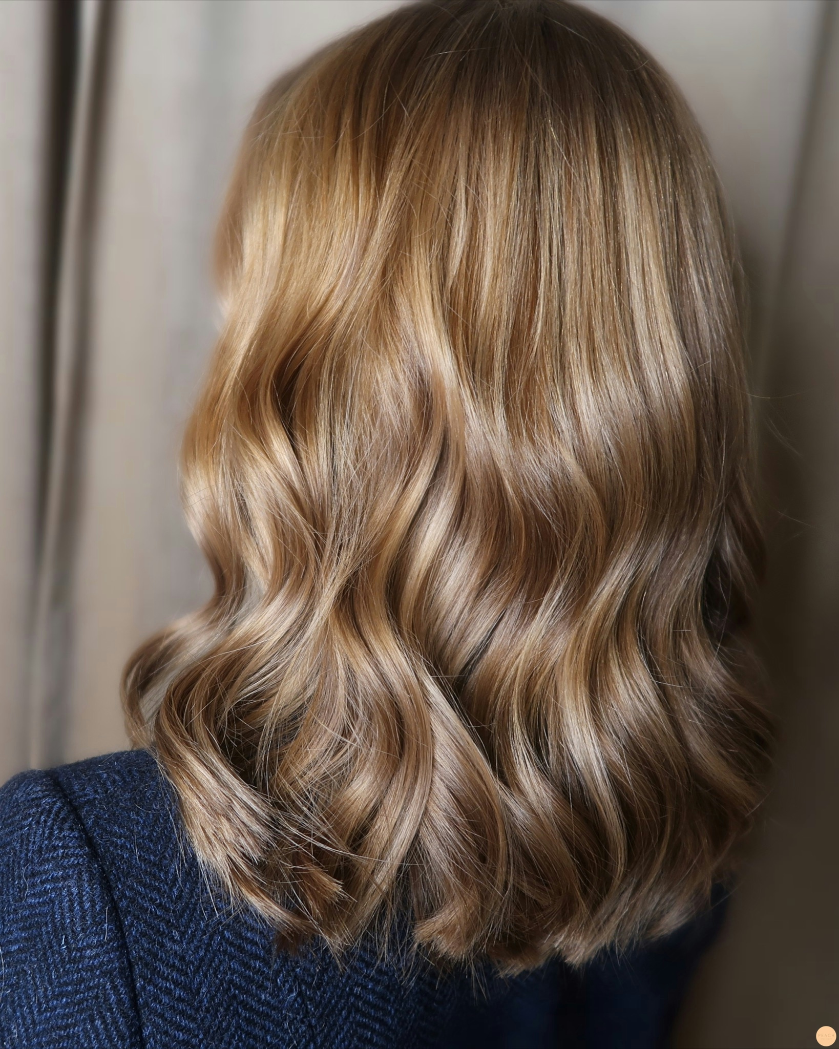 Soft koppar blond