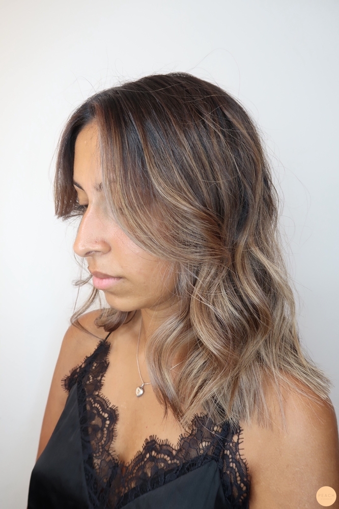 Kall balayage i mörkt hår