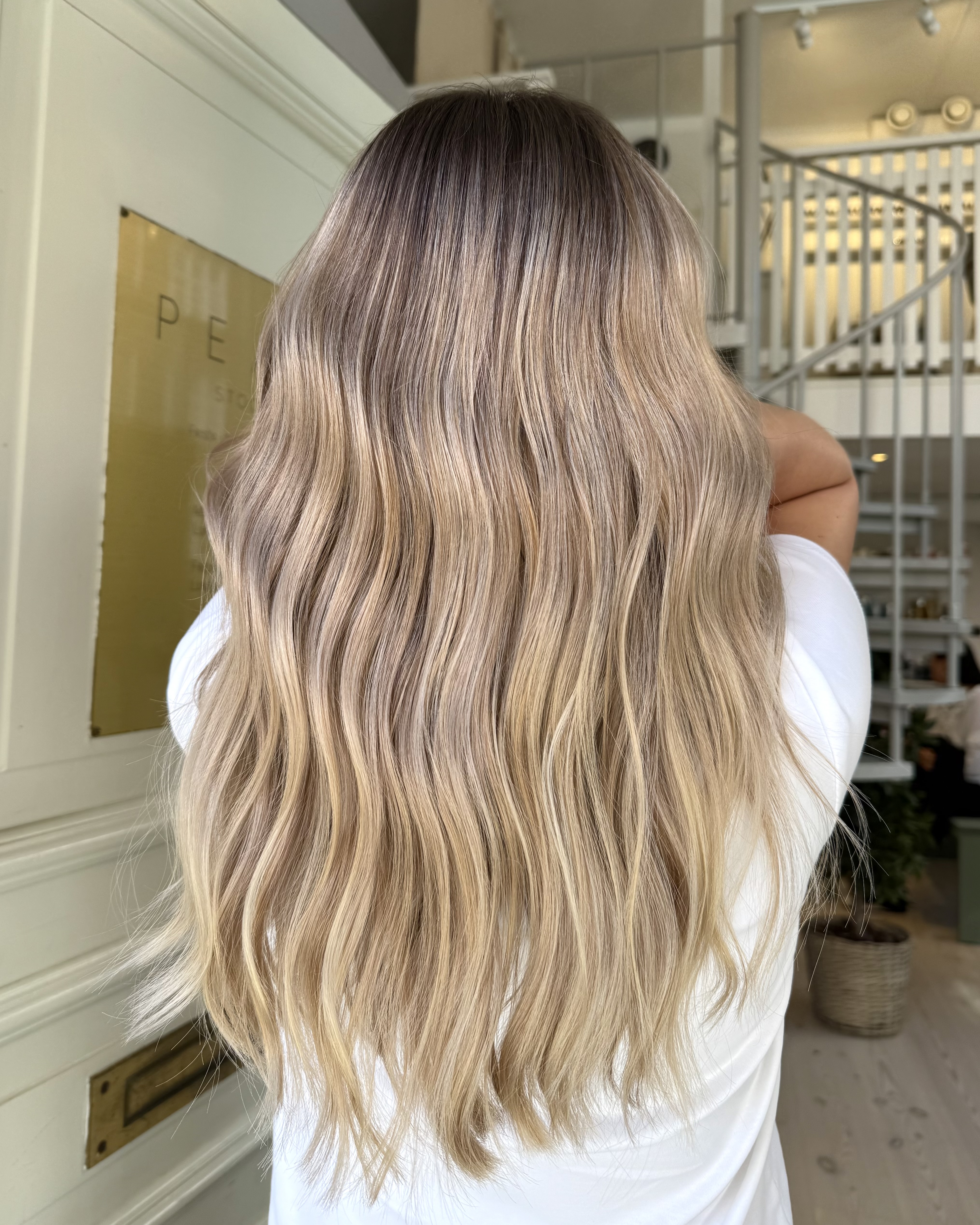 Krämig ljus balayage