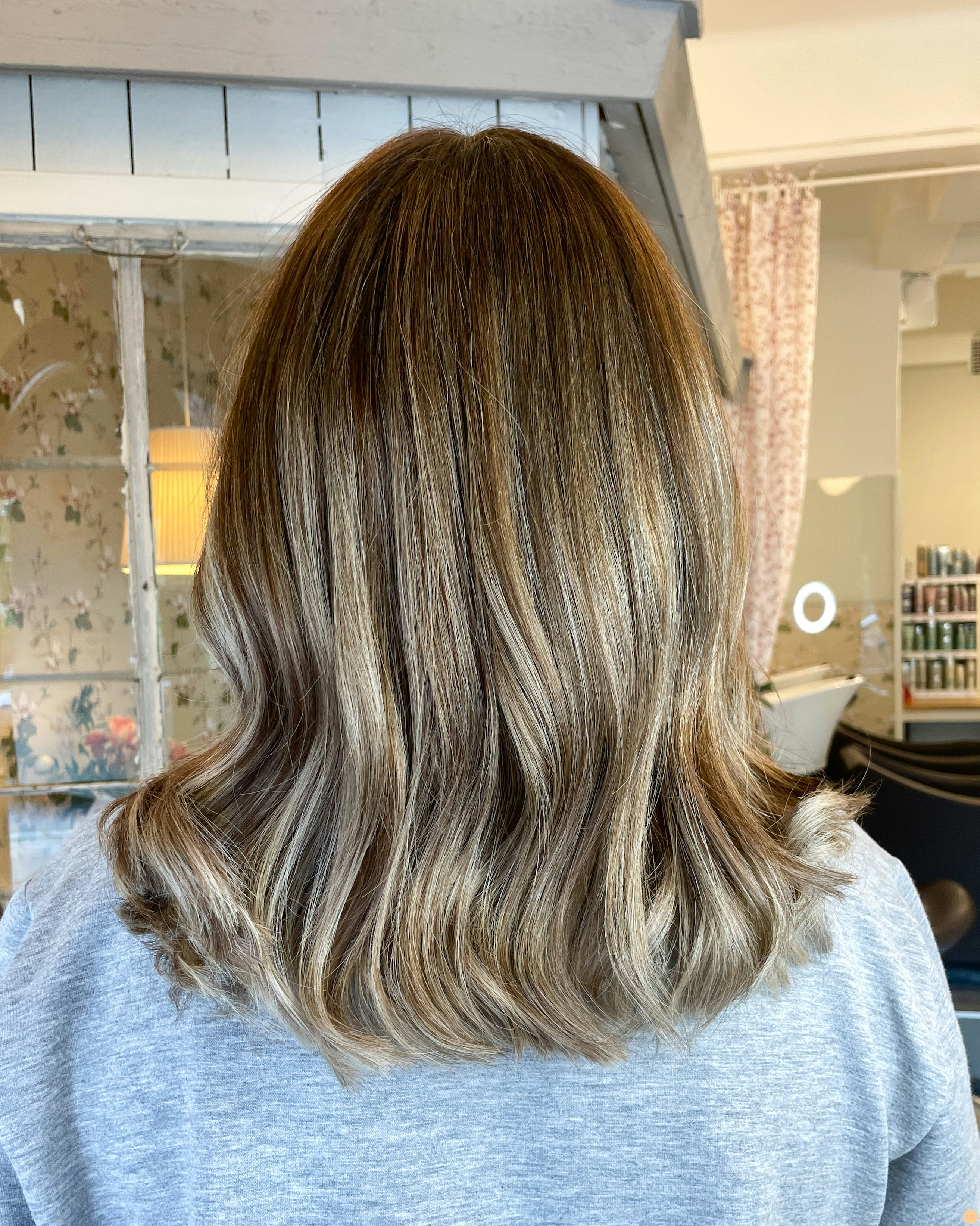 Kall beige hårfärg