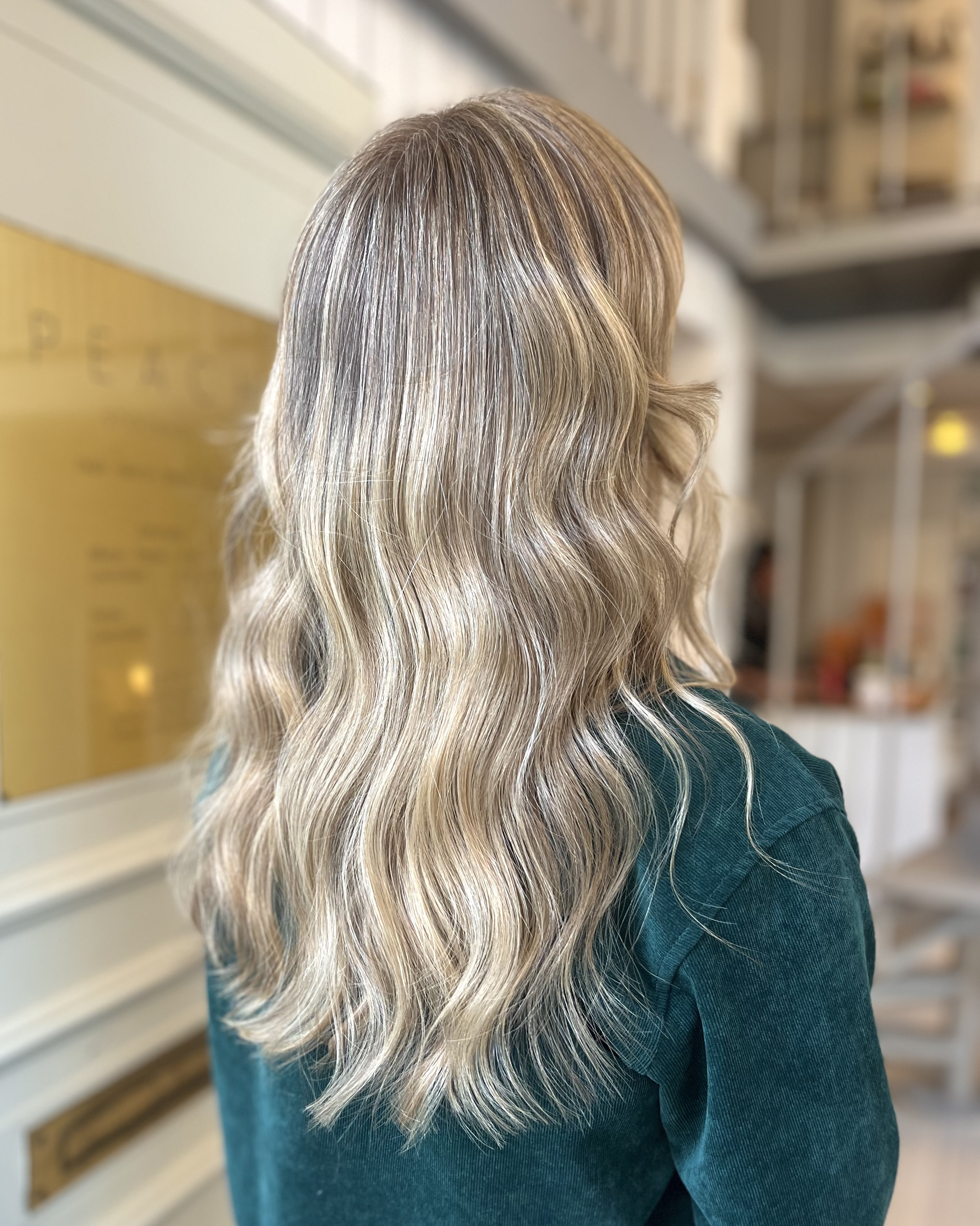 Beige blond hårfärg