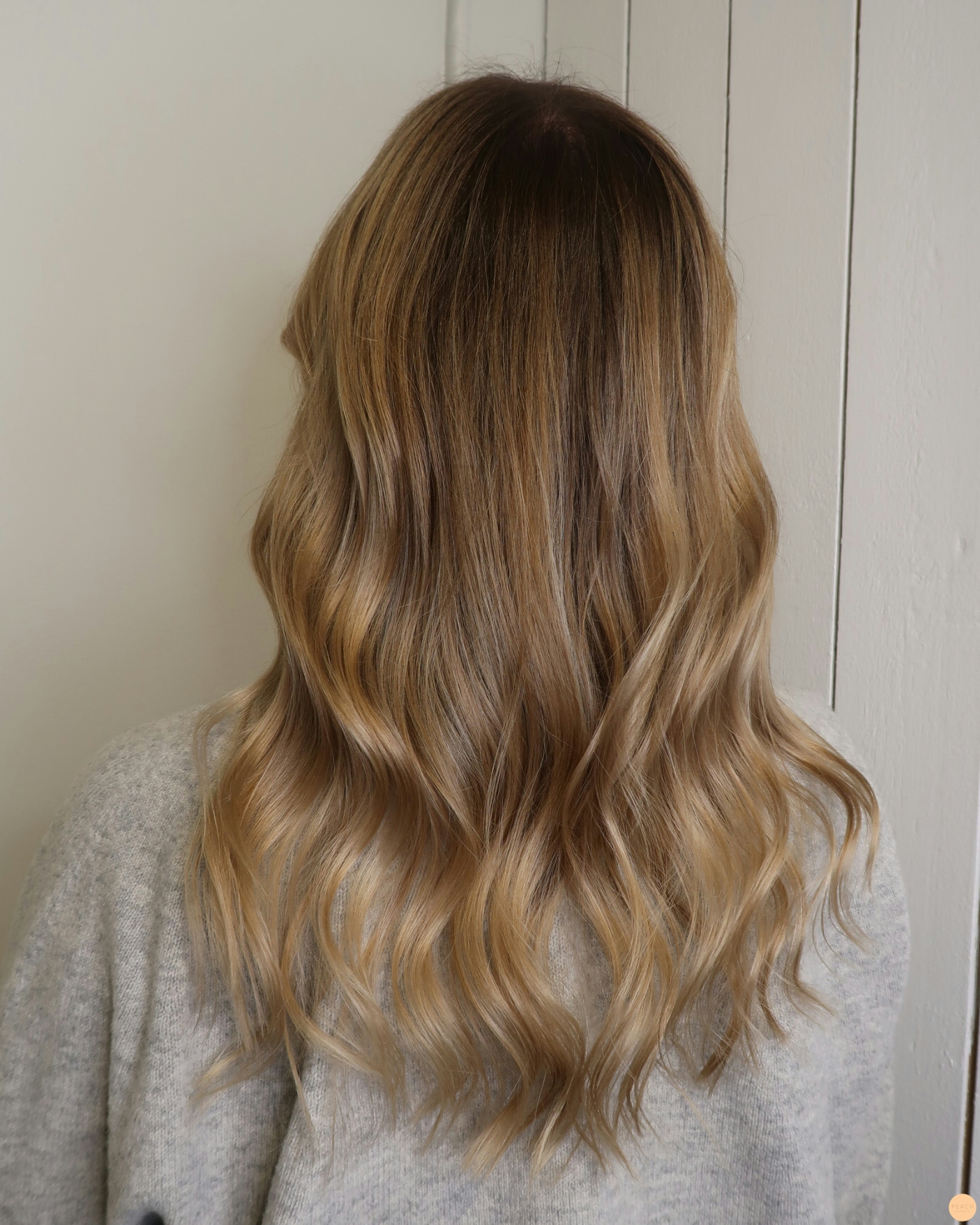 Guldblond hårfärg med balayage
