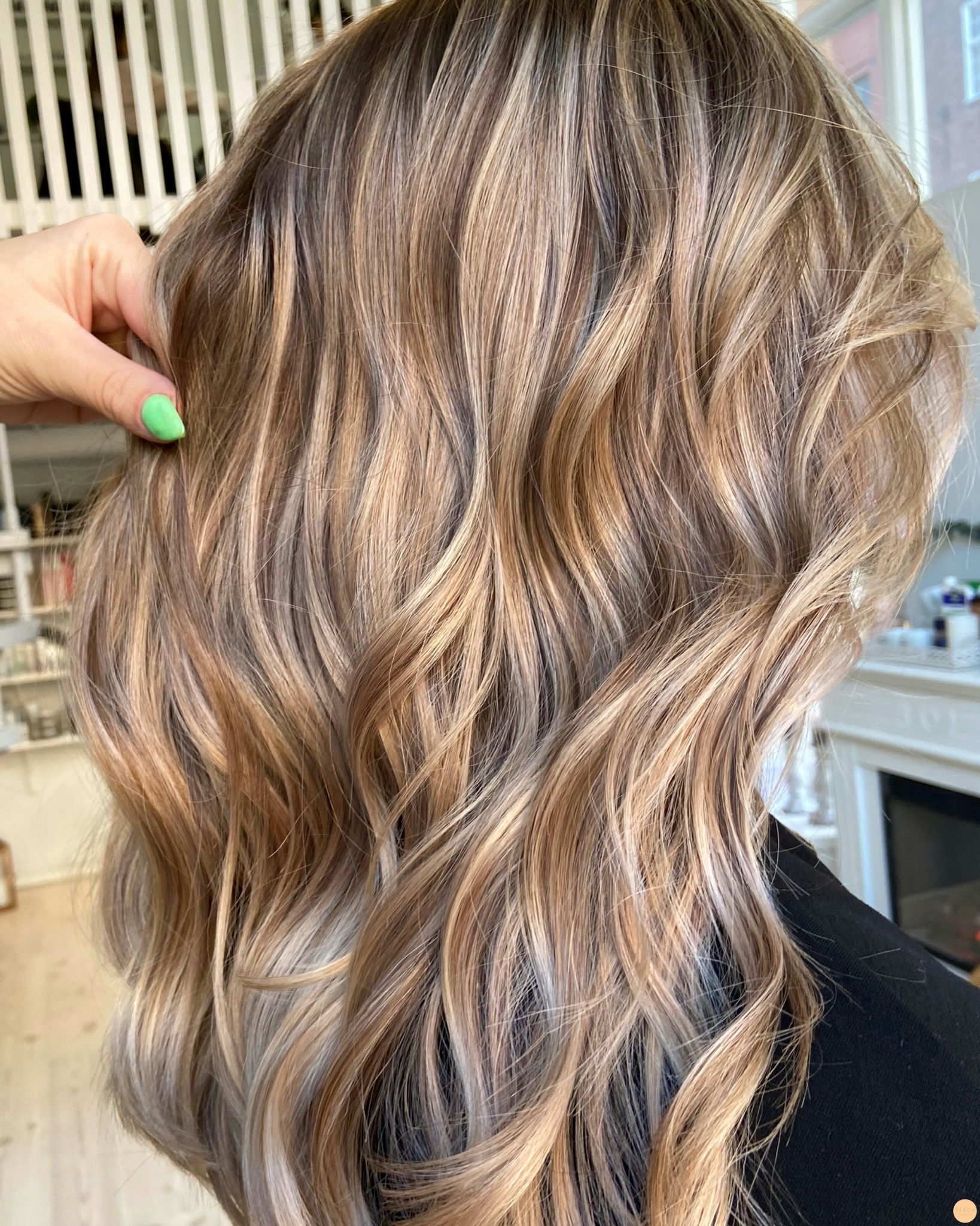 Mörkblond balayage hårfärg
