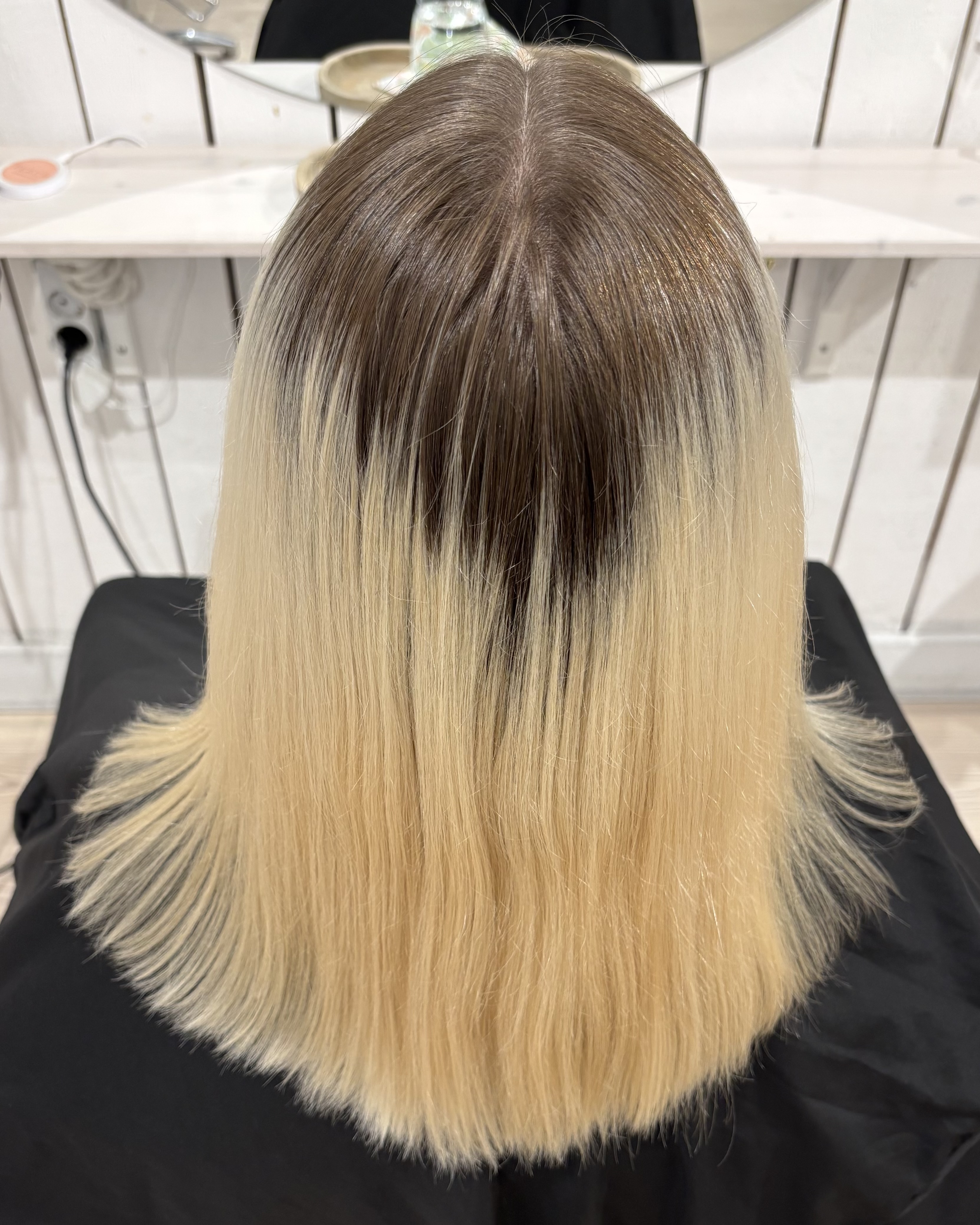 Natural hair color with money piece