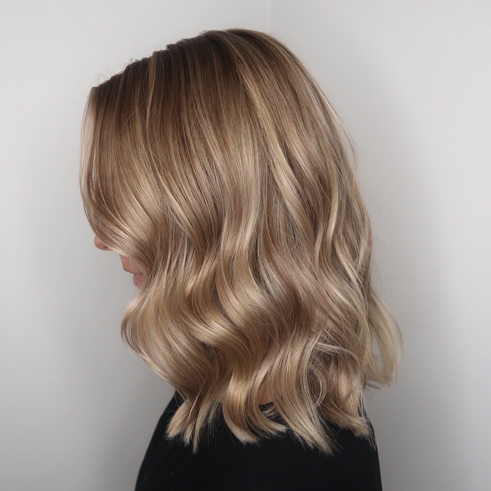 Lowlights i blont hår