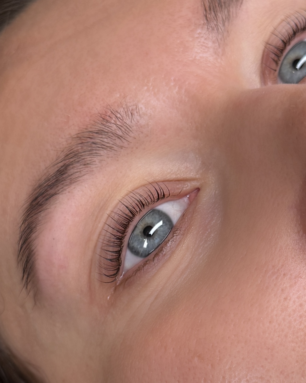 Lashlift och brynfärgning