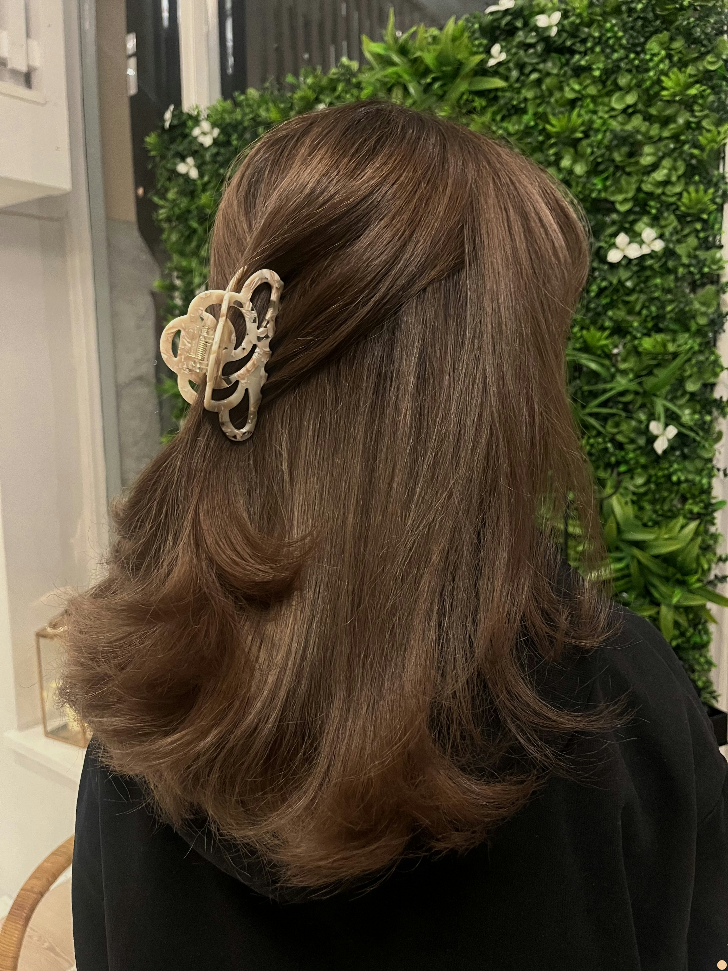 Glansig brun hårfärg