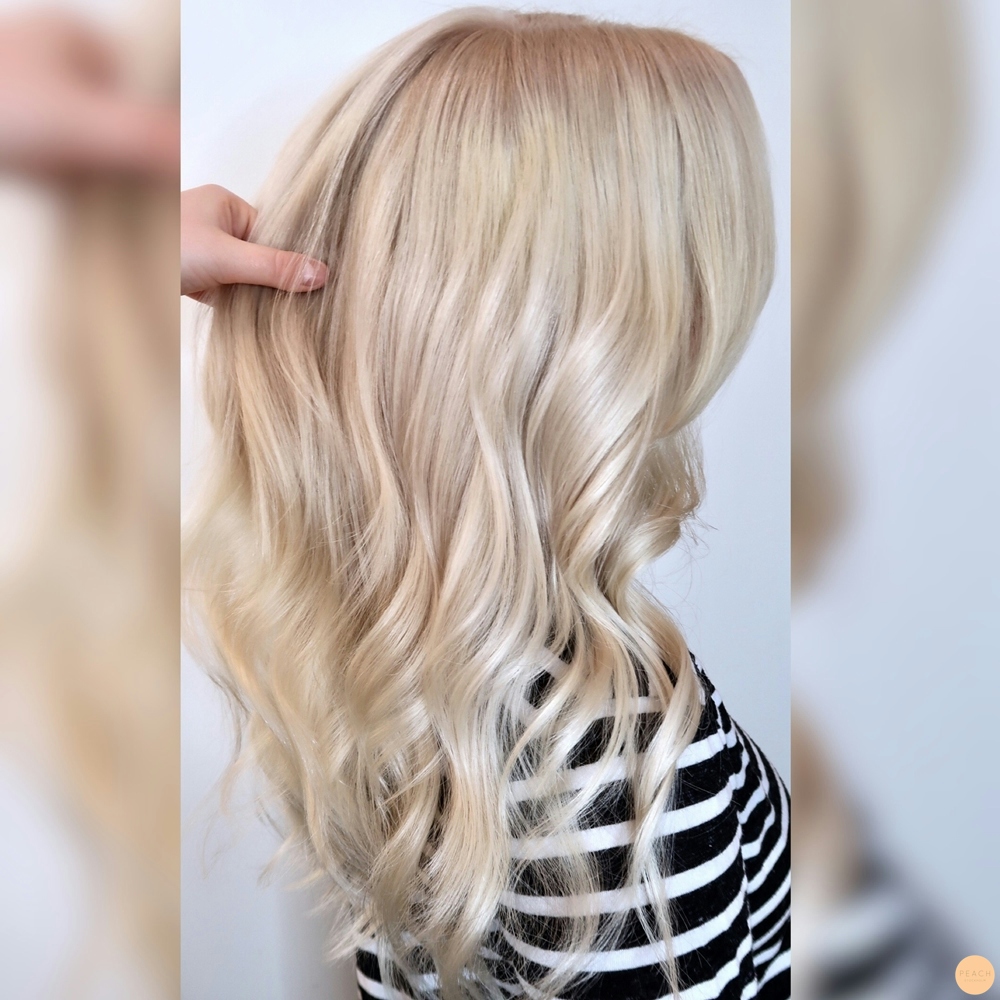 Platinablond färg med en kall toning