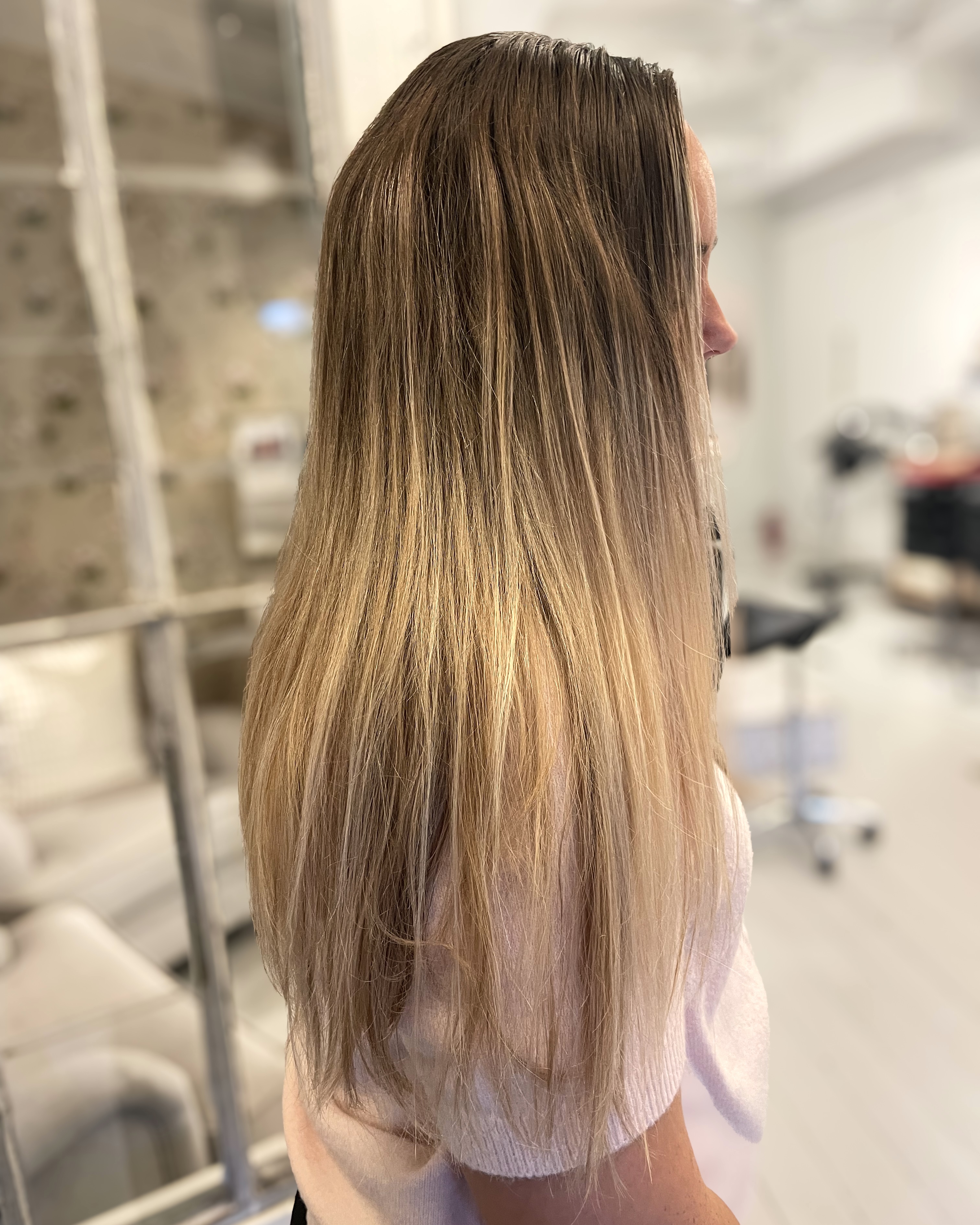 ✨🫶🏼 Crisp blonde hair with lowlights