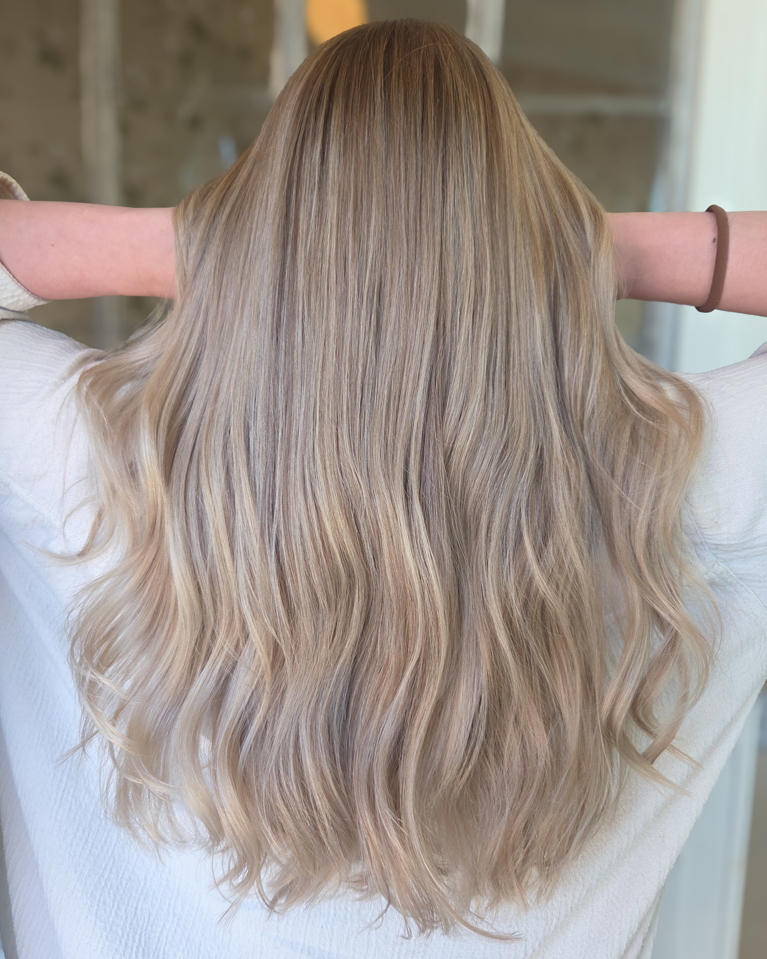 Crispy beige blonde