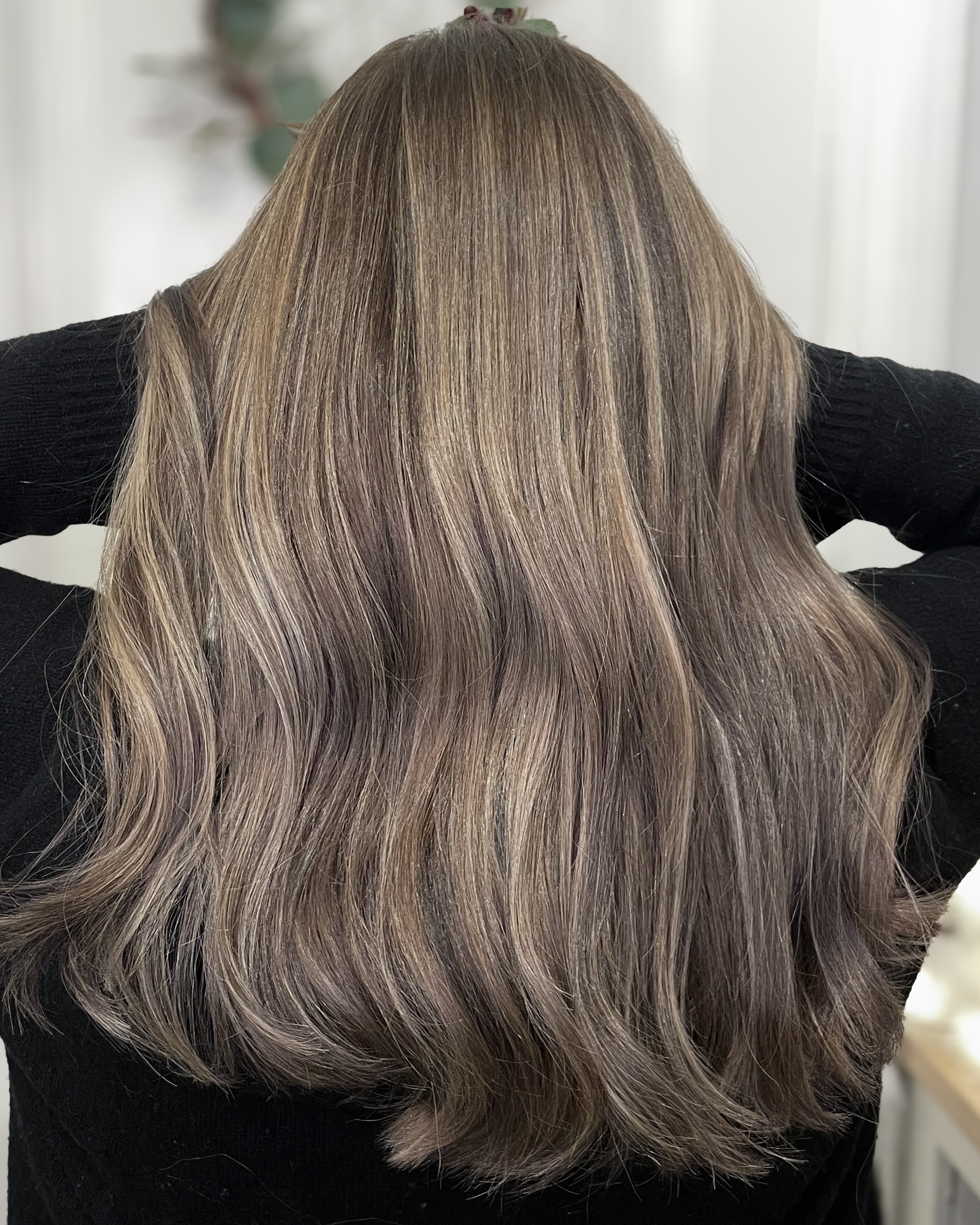 Från balayage till brunt hår med ljusa slingor ✨🤎
