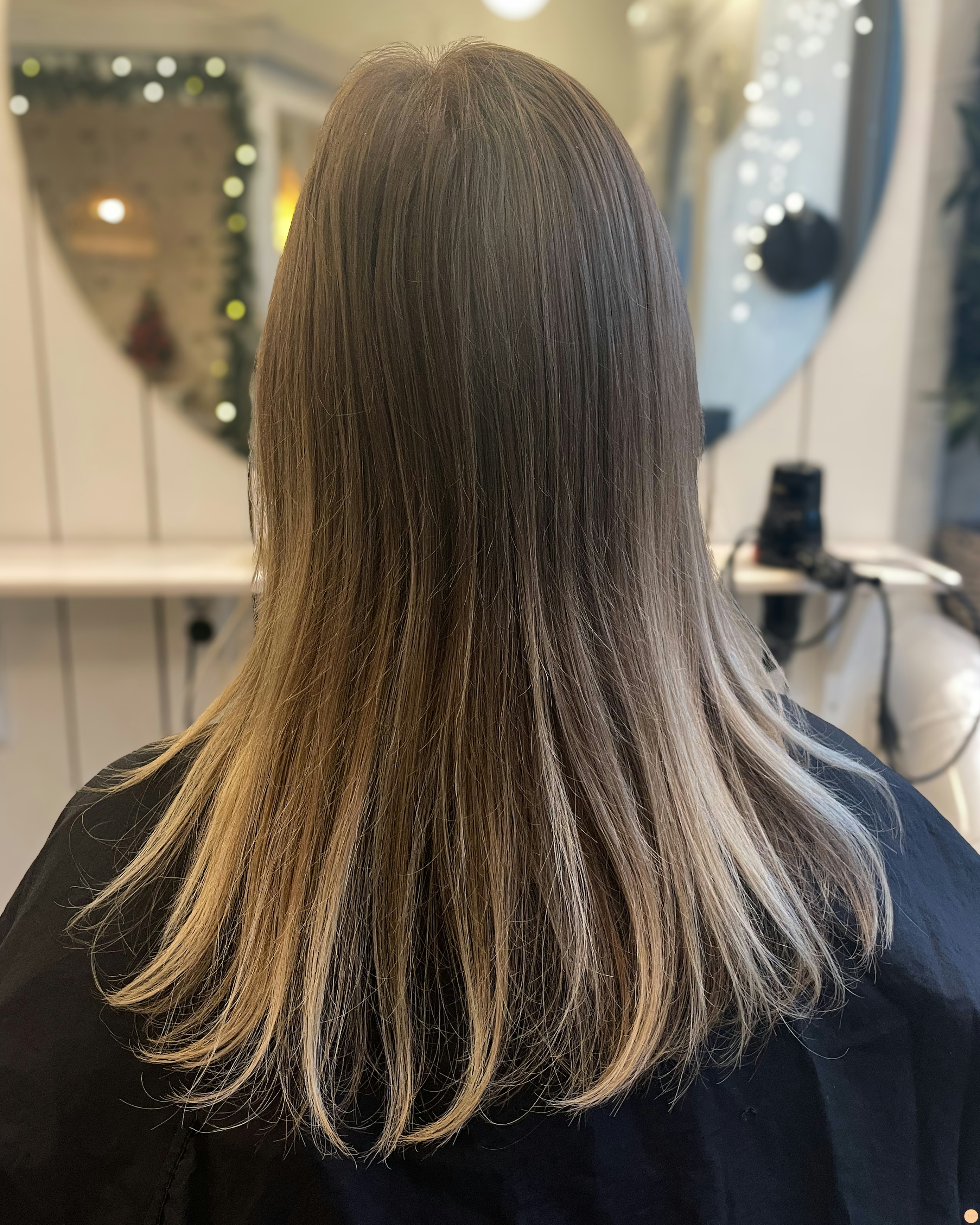 Balayage i mörkt hår