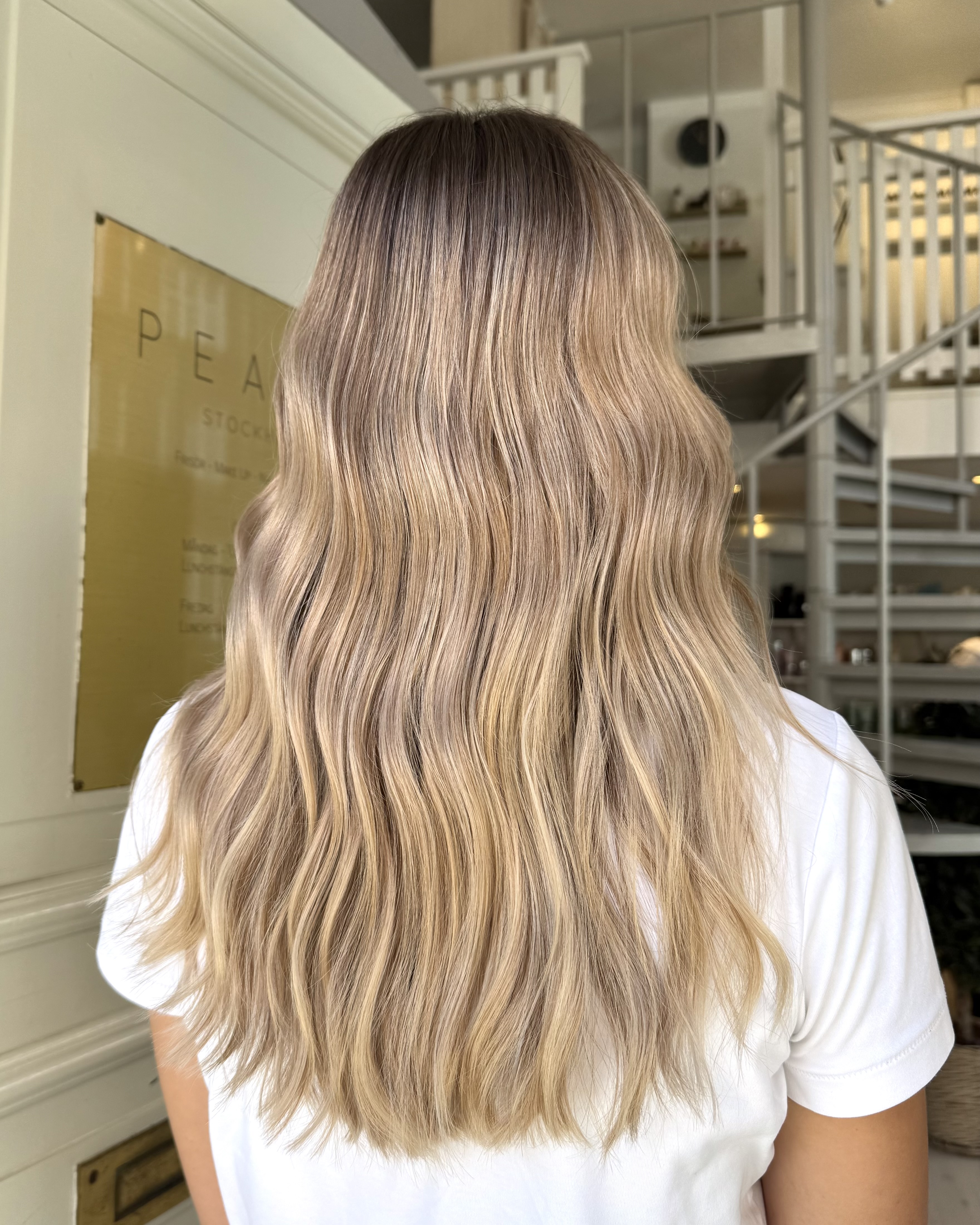 Krämig ljus balayage
