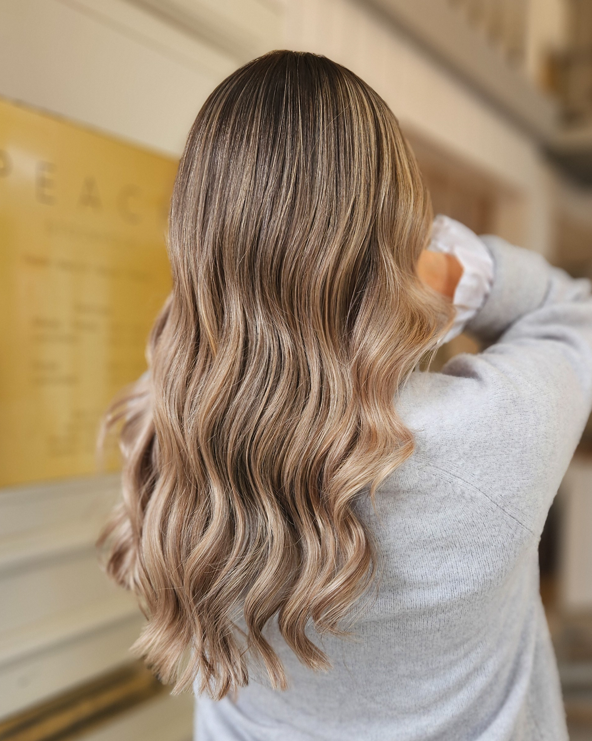 Krämig beige balayage