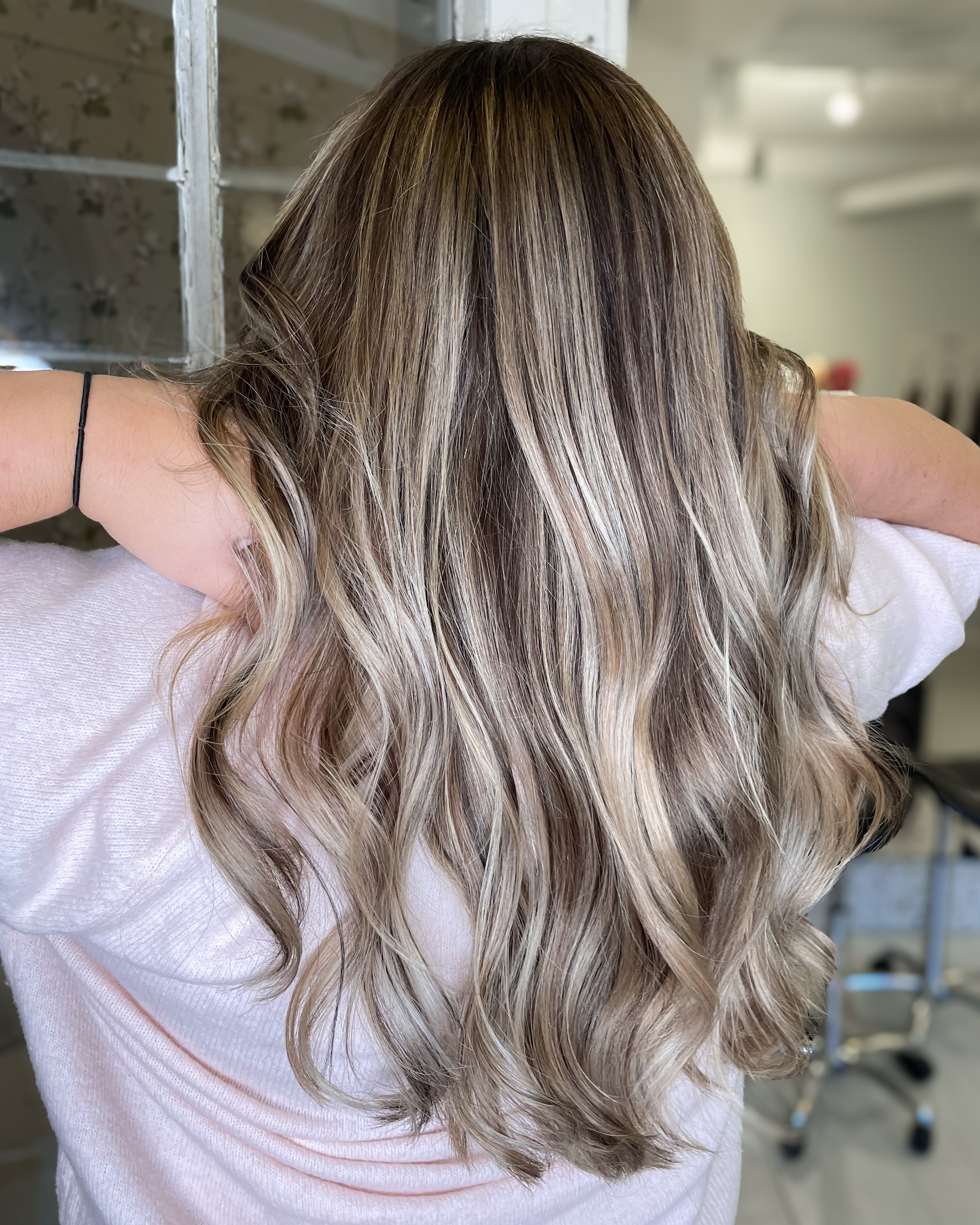 ✨🫶🏼 Crisp blonde hair with lowlights