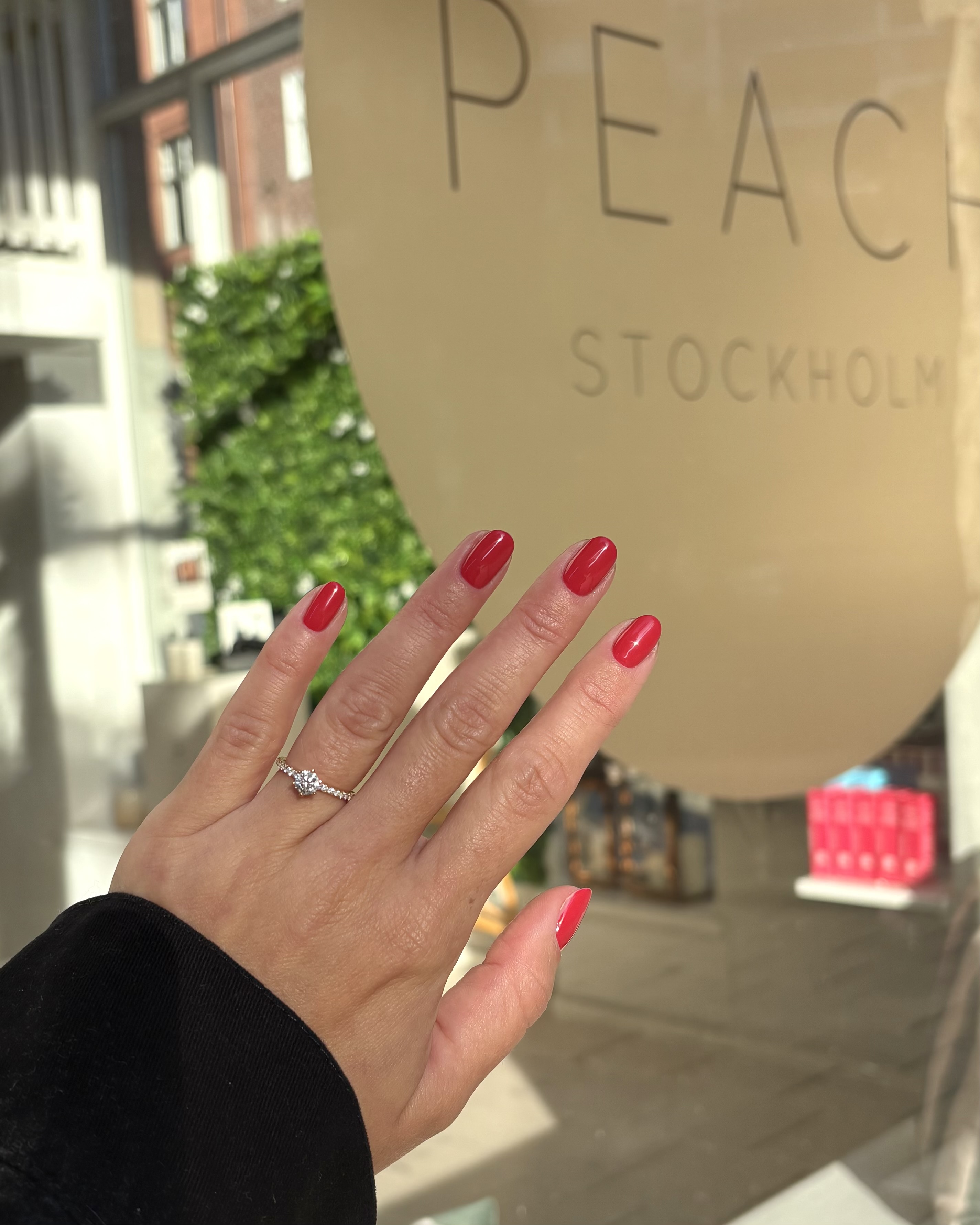 Röda naglar gelpolish & förstärkning