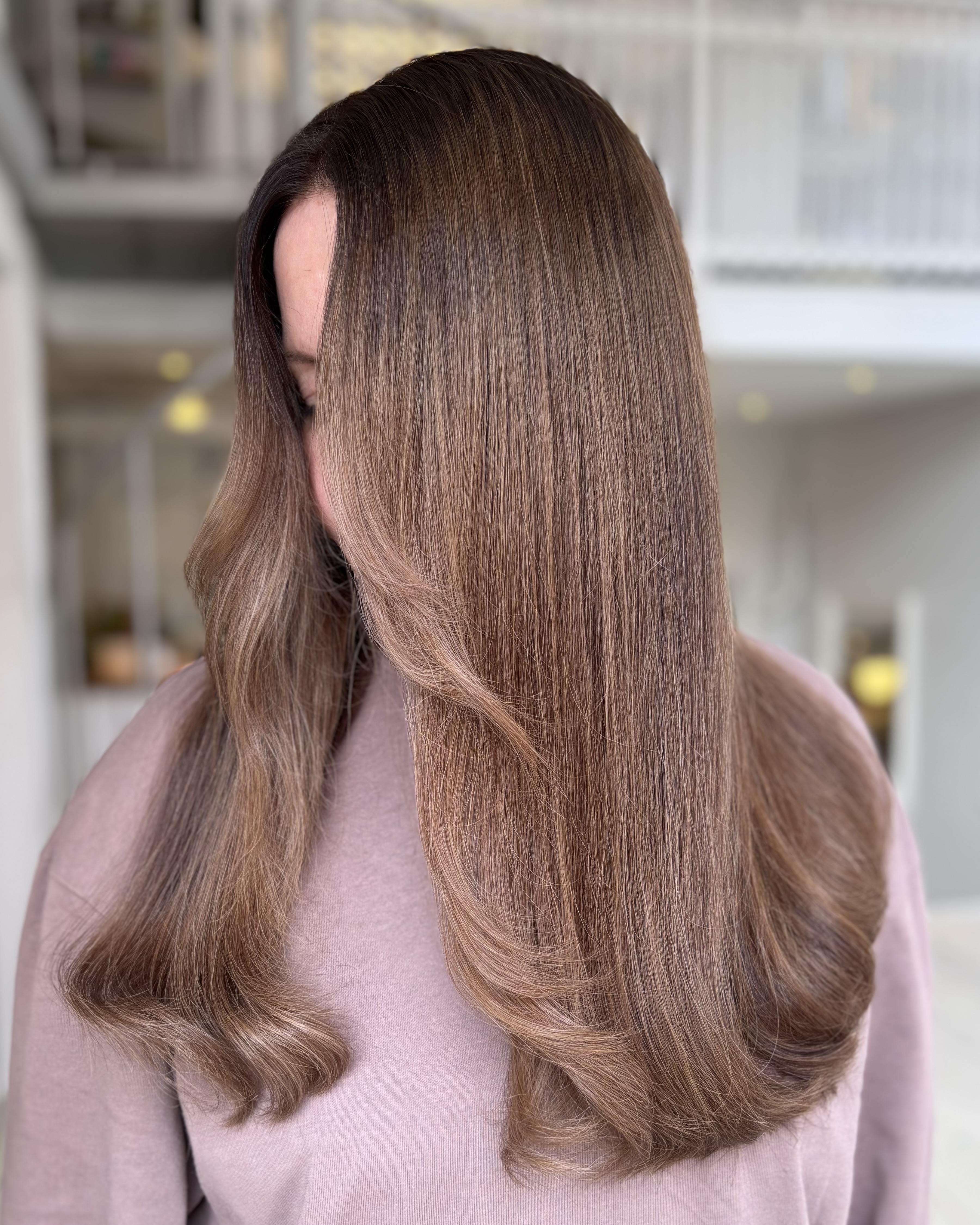 Varm ljusbrun hårfärg