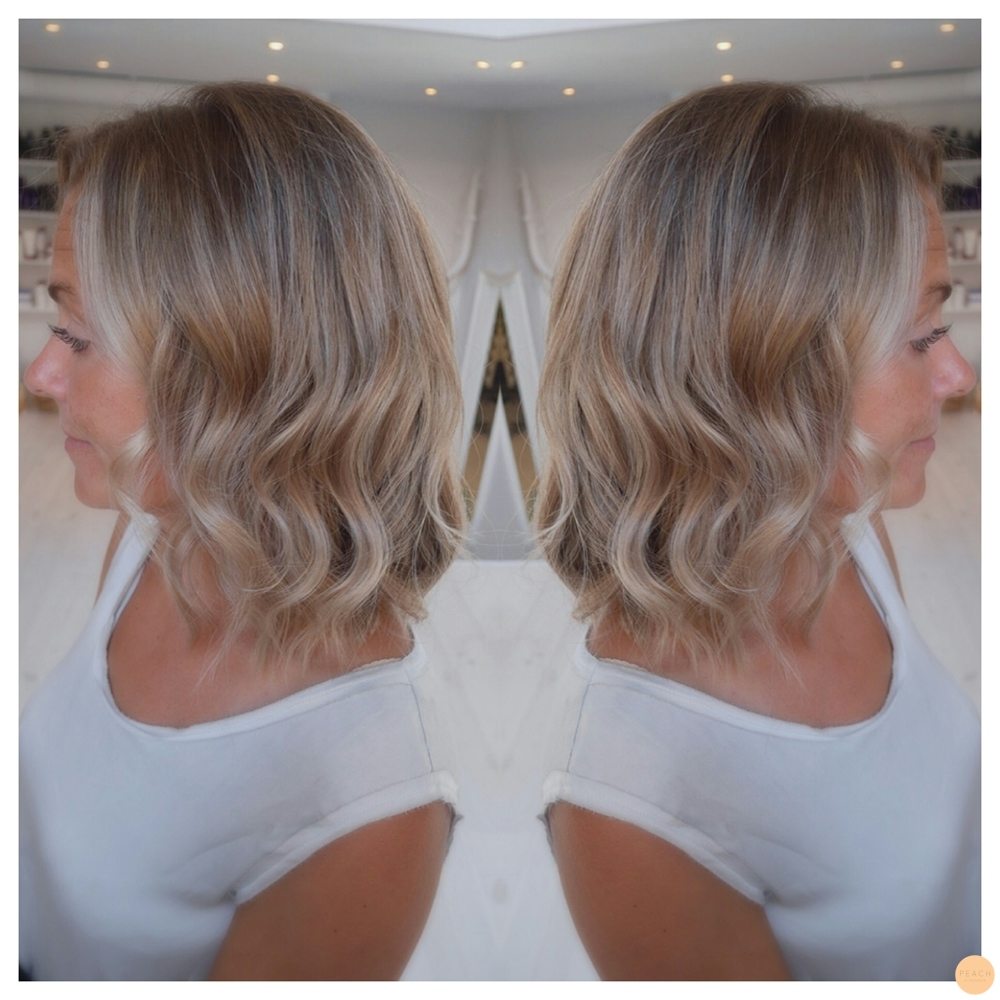 Naturlig blond hårfärg med skiftningar