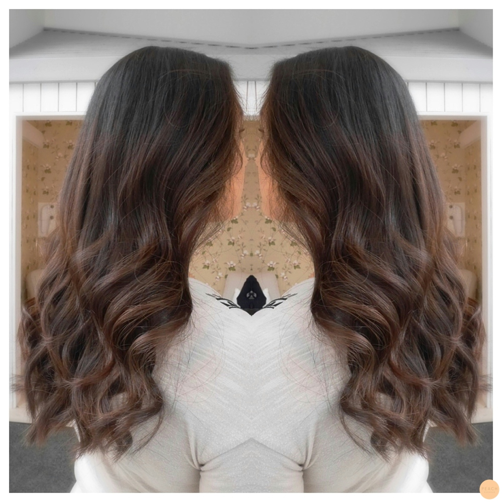 Mörkt hår med slingor