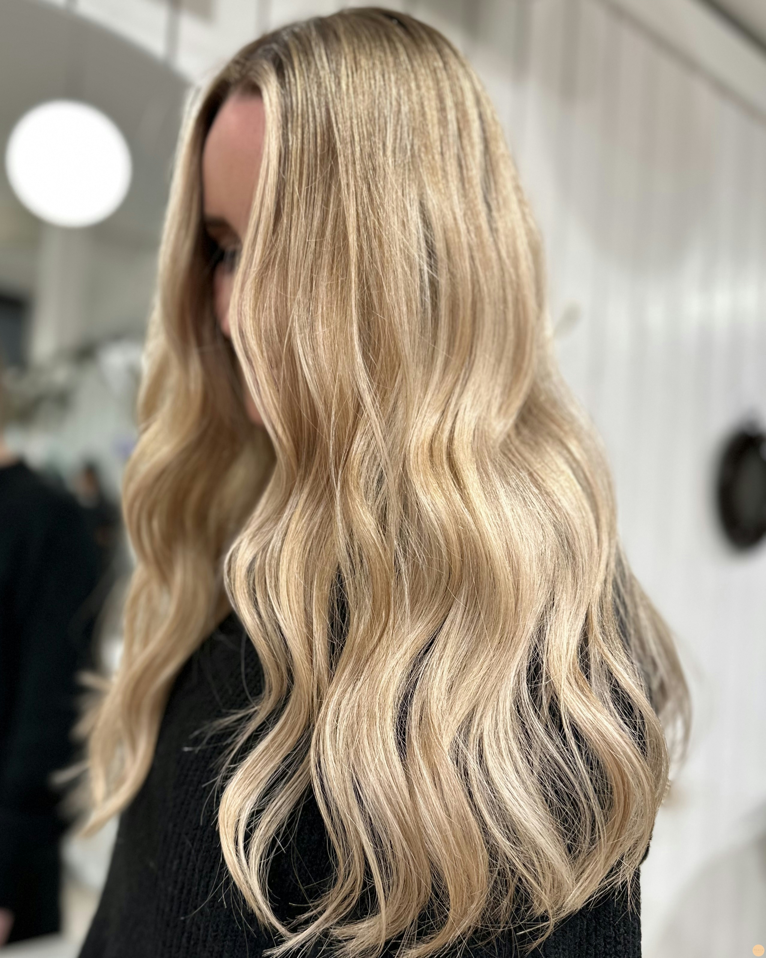 Långt blont hår 🫶