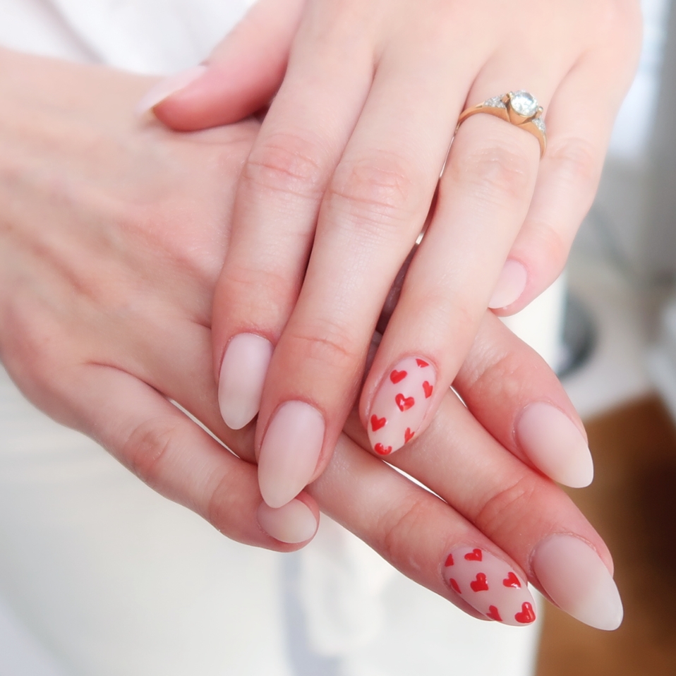 Söta små hjärt naglar ❤