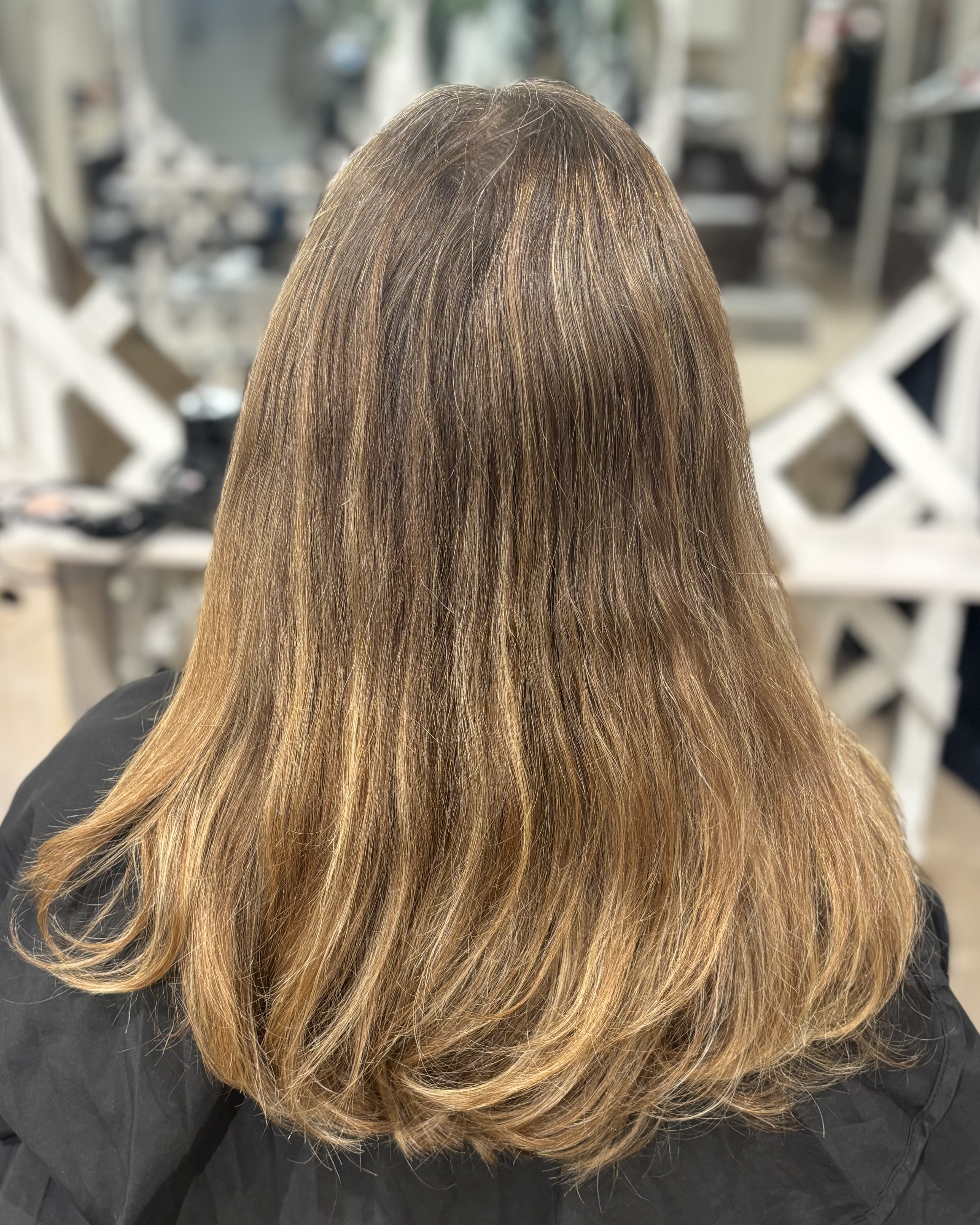 Krämig varm brun färg