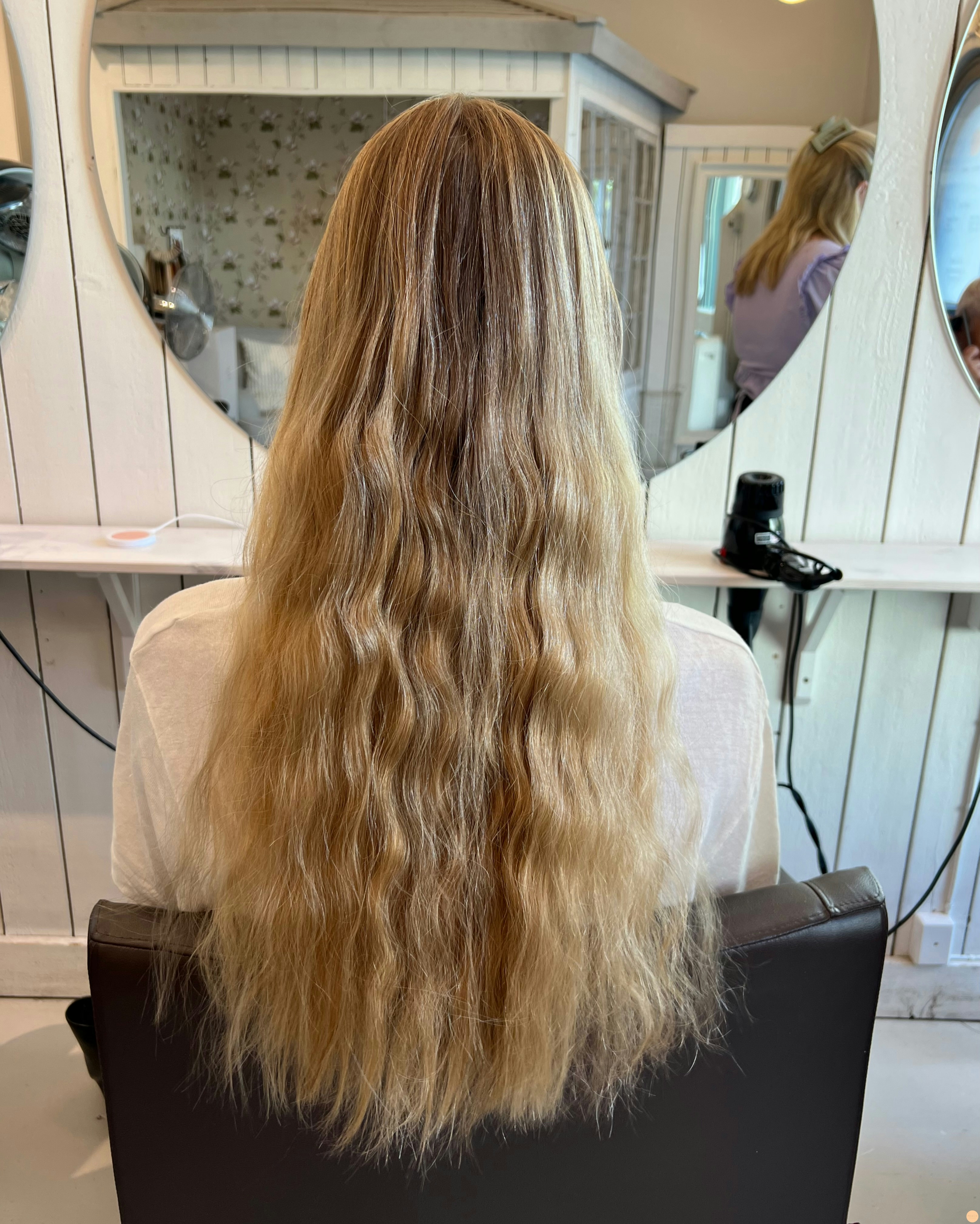 Soft creamy blonde long hair 🌸🌸