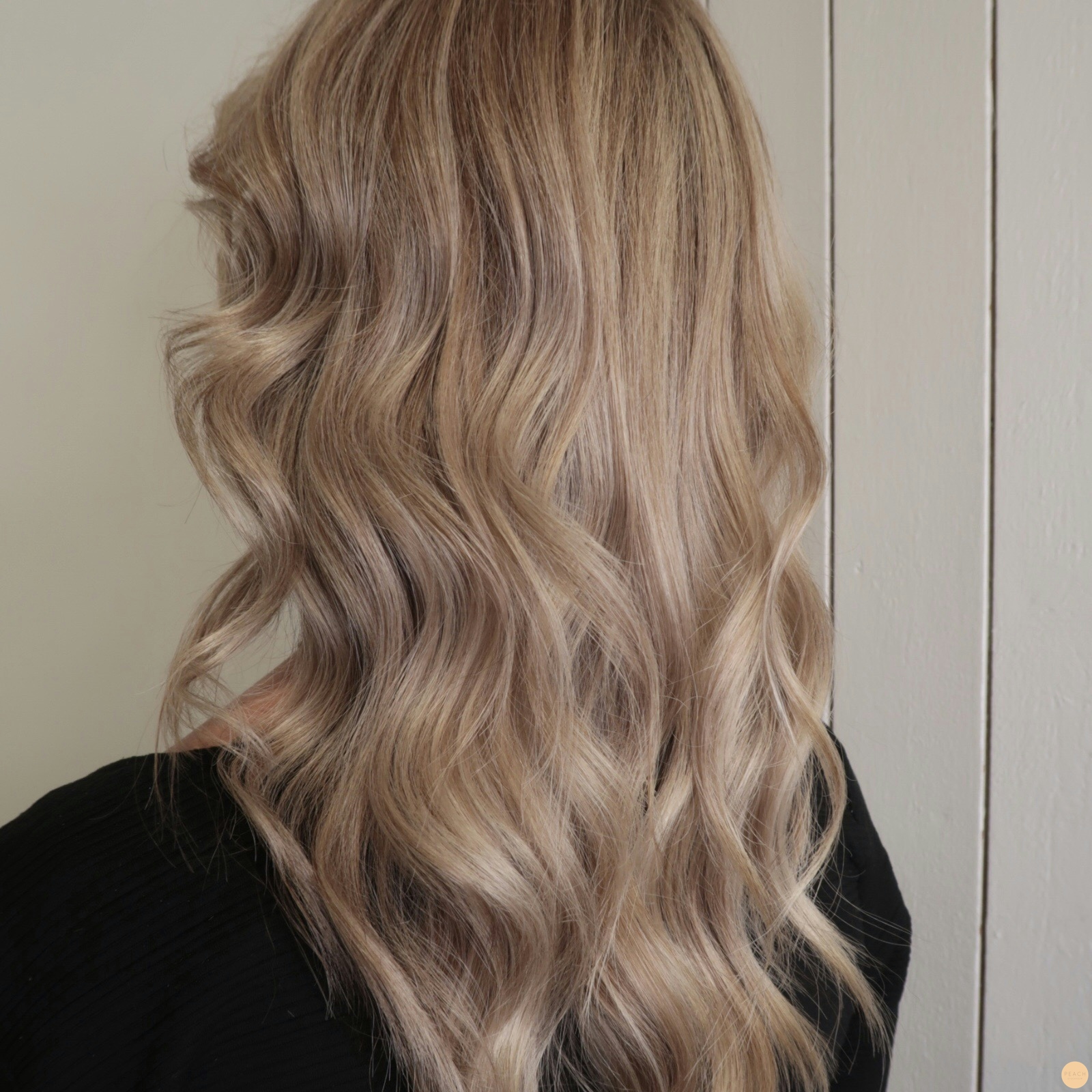 Highlights och lowlights för en naturligare blond färg