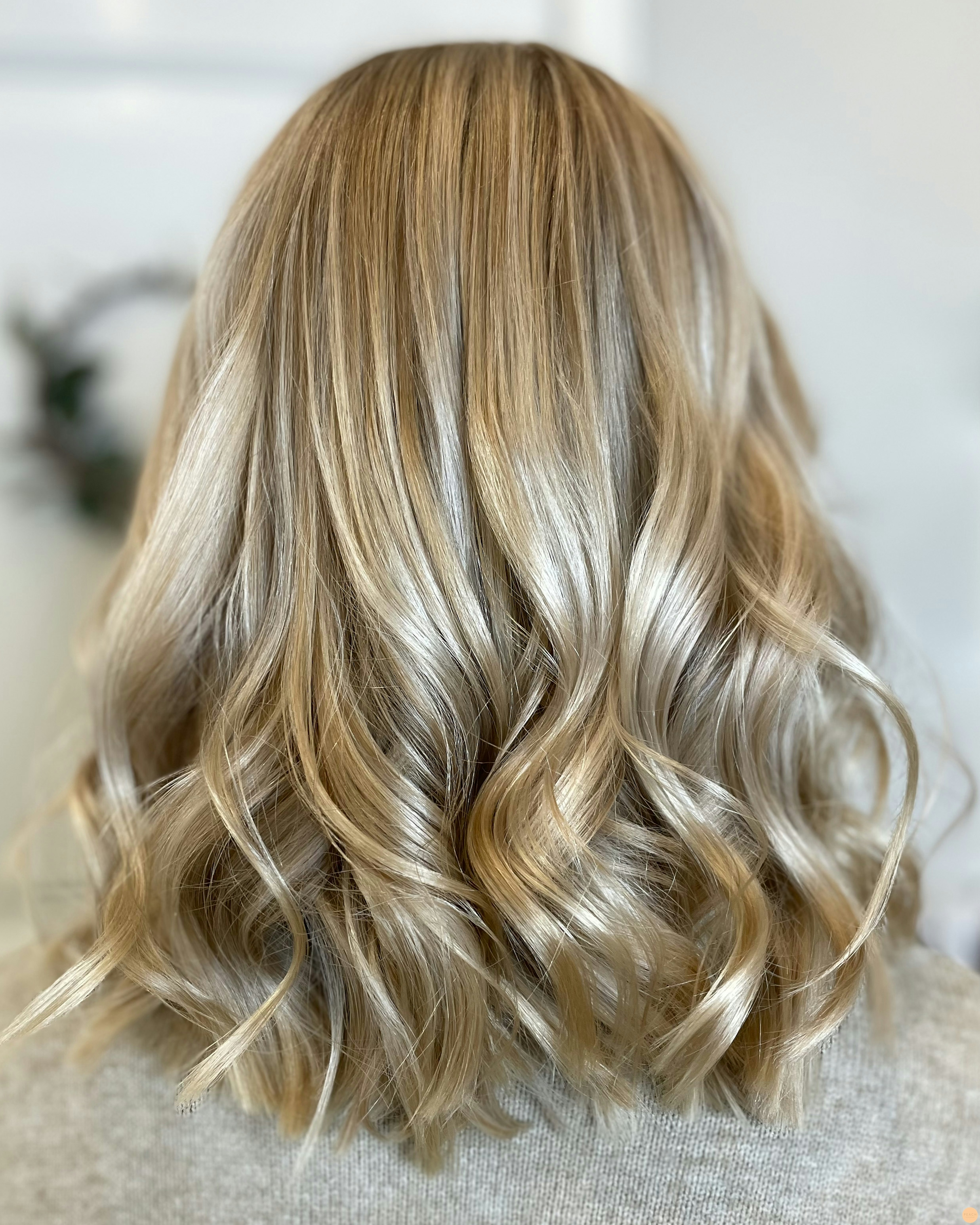 En kall & klar hårfärg 🤍⭐️